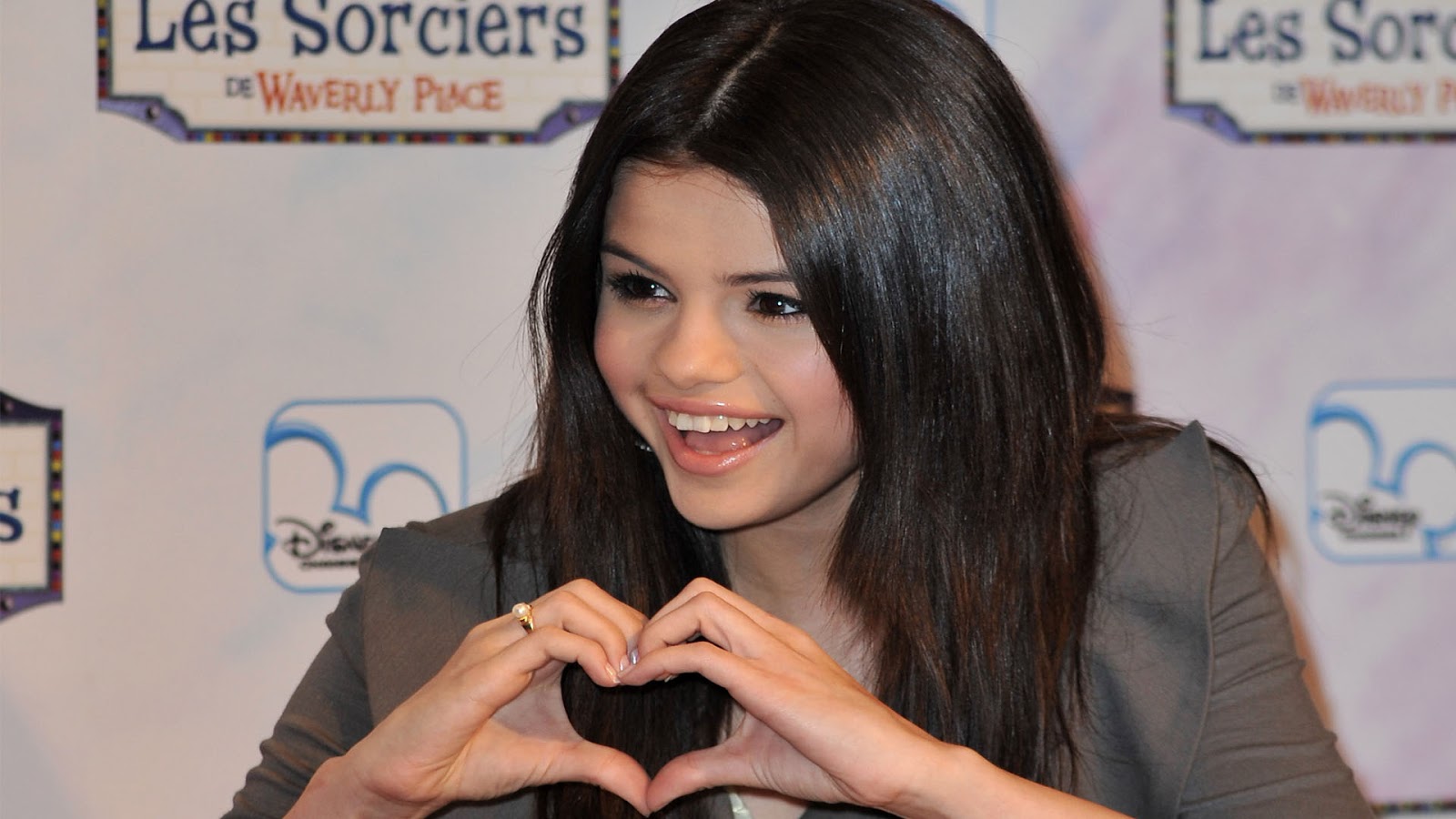 Selena Gomez Latest Full Hd Wallpapers 1080p Free Download - Selena Gomez , HD Wallpaper & Backgrounds