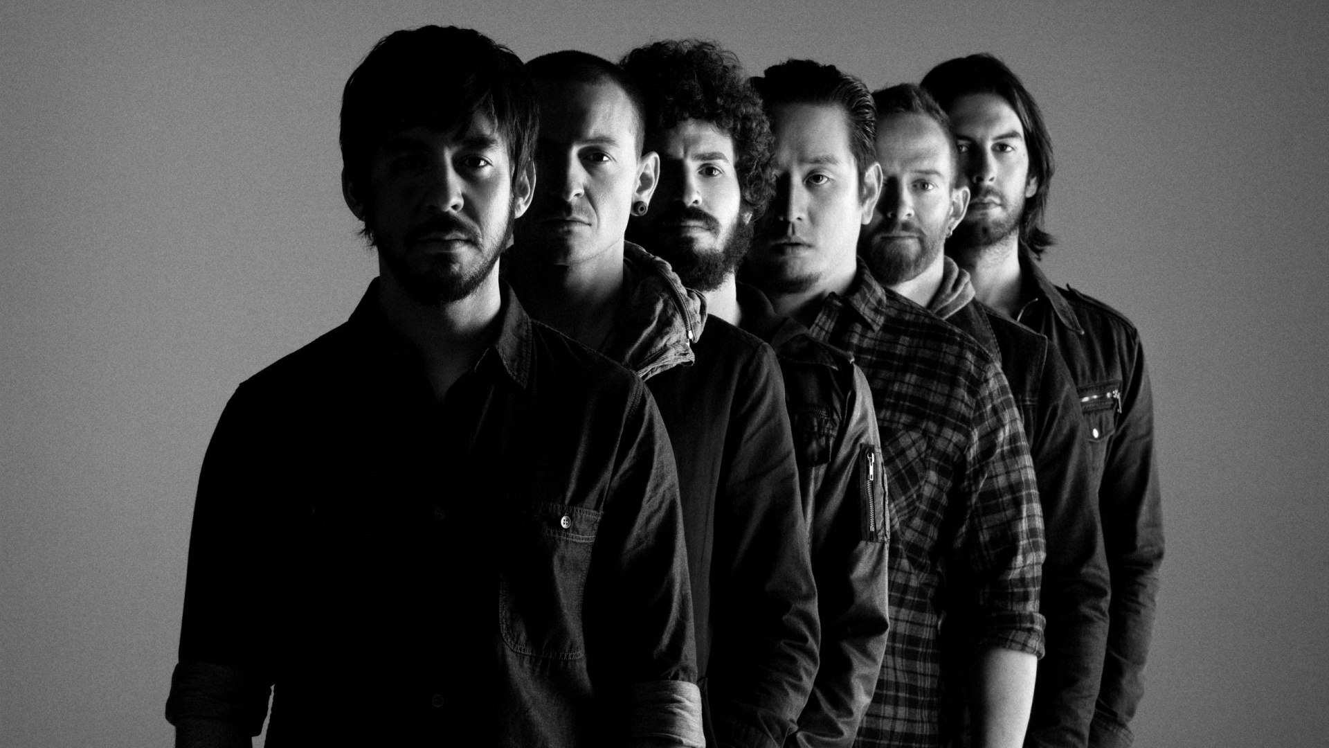Chester Bennington, Gentleman, Darkness, Musician, - Linkin Park , HD Wallpaper & Backgrounds