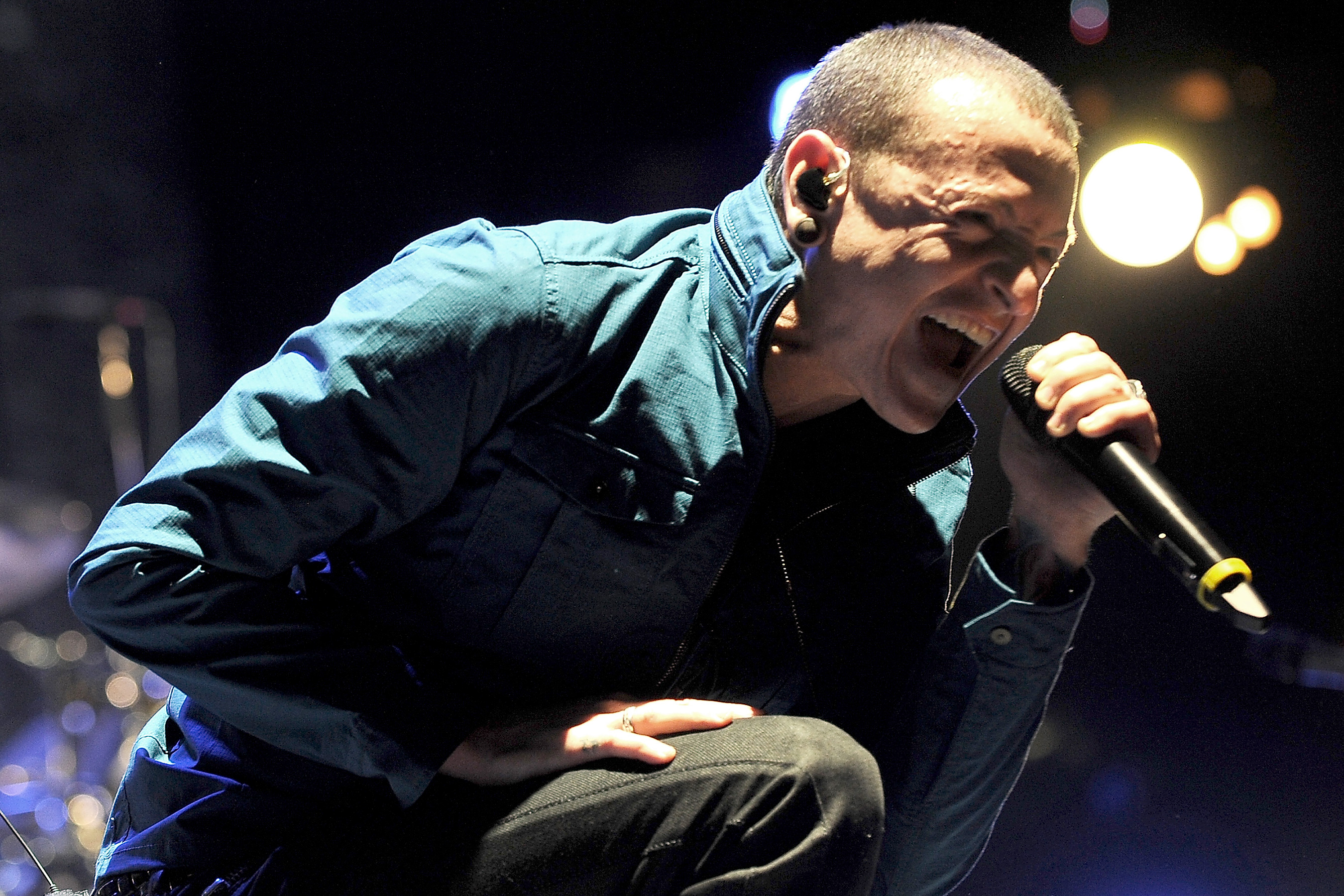 Chester Bennington 2011 , HD Wallpaper & Backgrounds