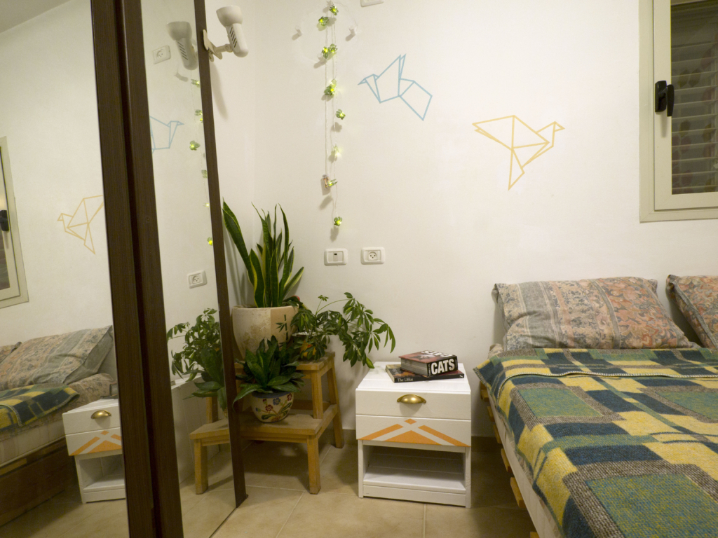 Diy Washi Tape Origami Bird Wall Art - Origami Art Bedroom Wall , HD Wallpaper & Backgrounds