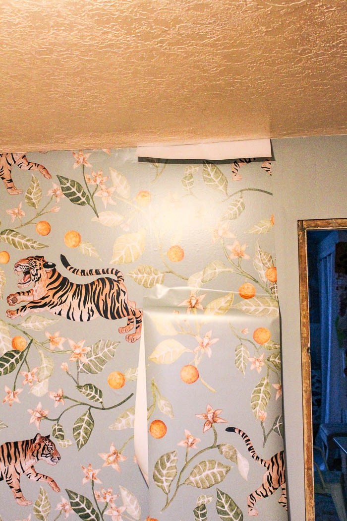 Leave Extra Wallpaper At The Top How To Install Removable - Wall , HD Wallpaper & Backgrounds