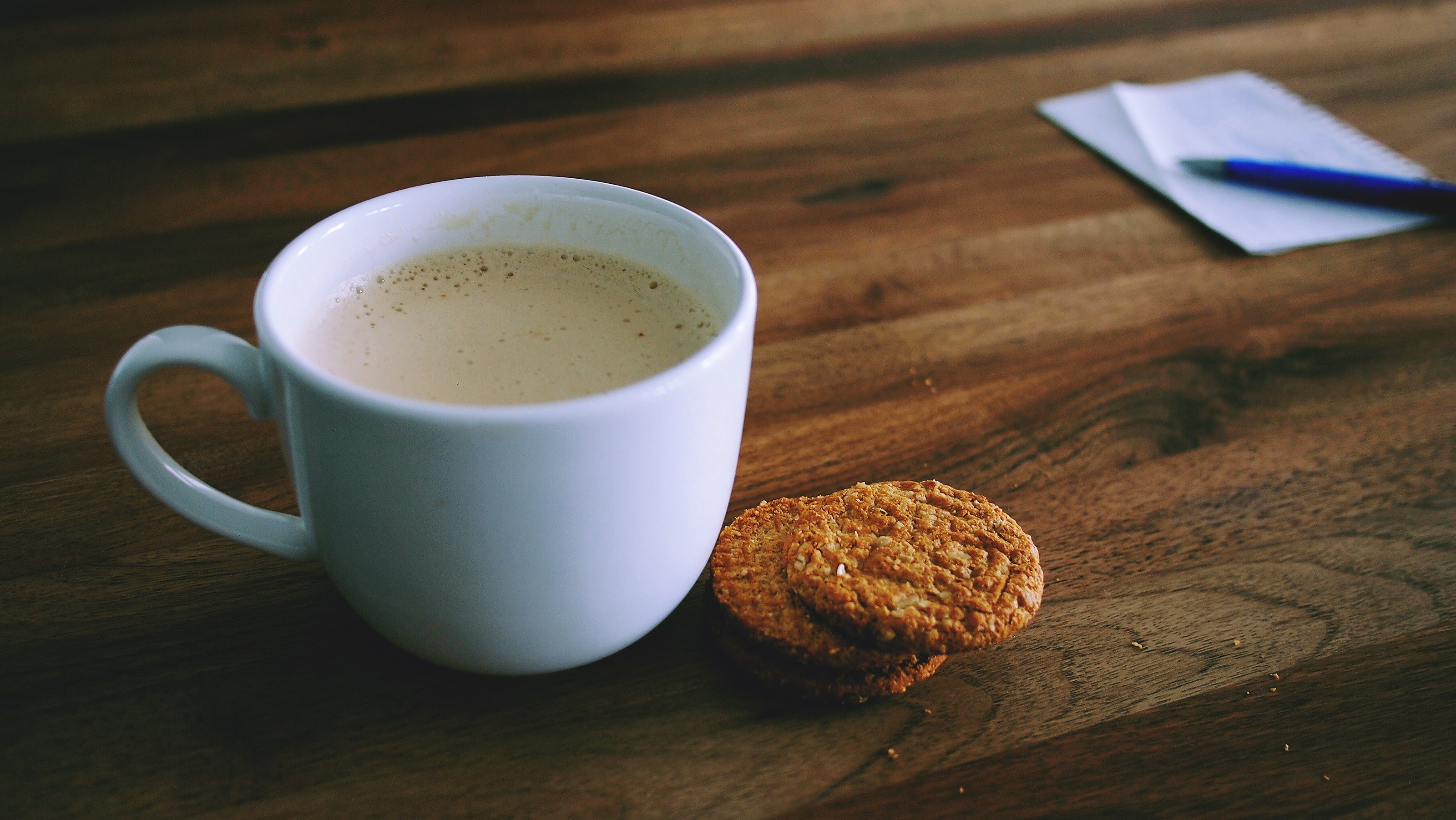 #3200x1803 A Mug Of Coffee With A Biscuit Sitting Next - Cup Of Coffee And Biscuit , HD Wallpaper & Backgrounds