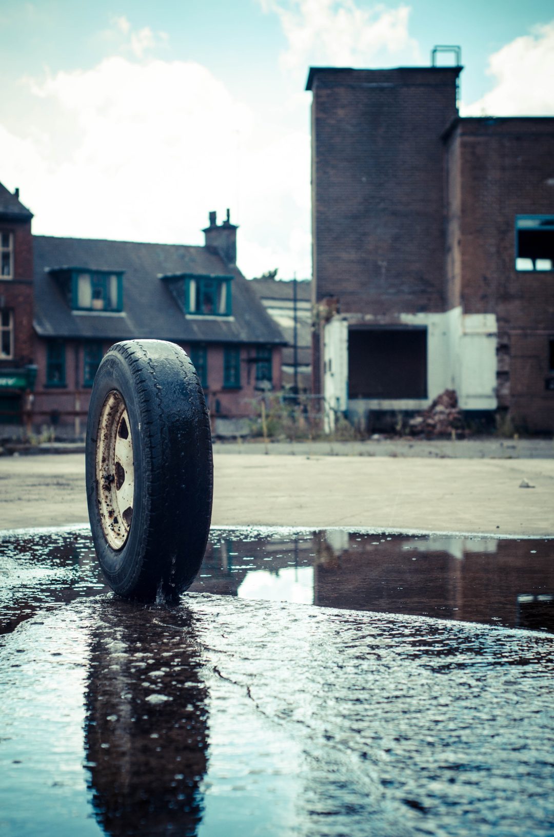 In A Water Tyre On A Road Wallpaper For Android - Tire , HD Wallpaper & Backgrounds