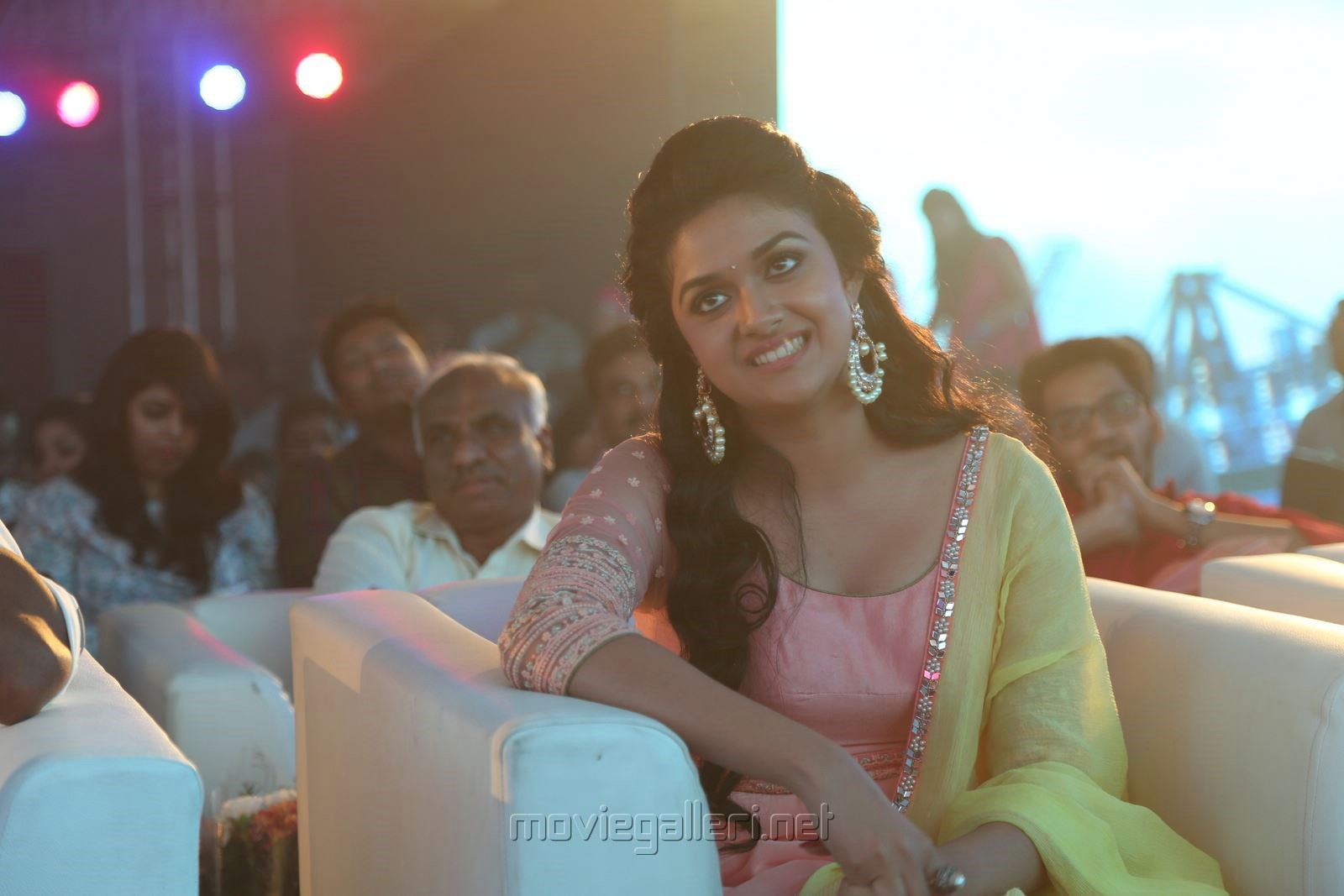 Actress Keerthy Suresh Photos At Remo Track Launch - Hot Keerthi Suresh Latest , HD Wallpaper & Backgrounds