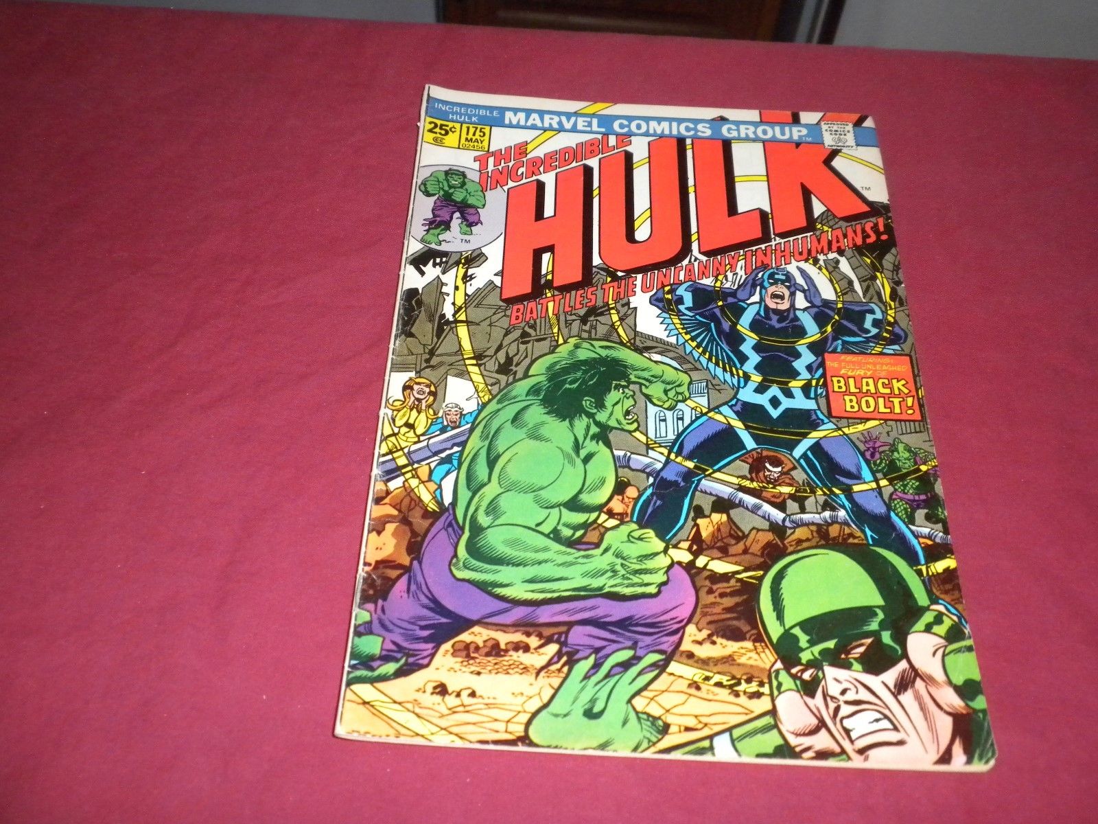 Incredible Hulk - Hulk Vs Inhumans Comic , HD Wallpaper & Backgrounds