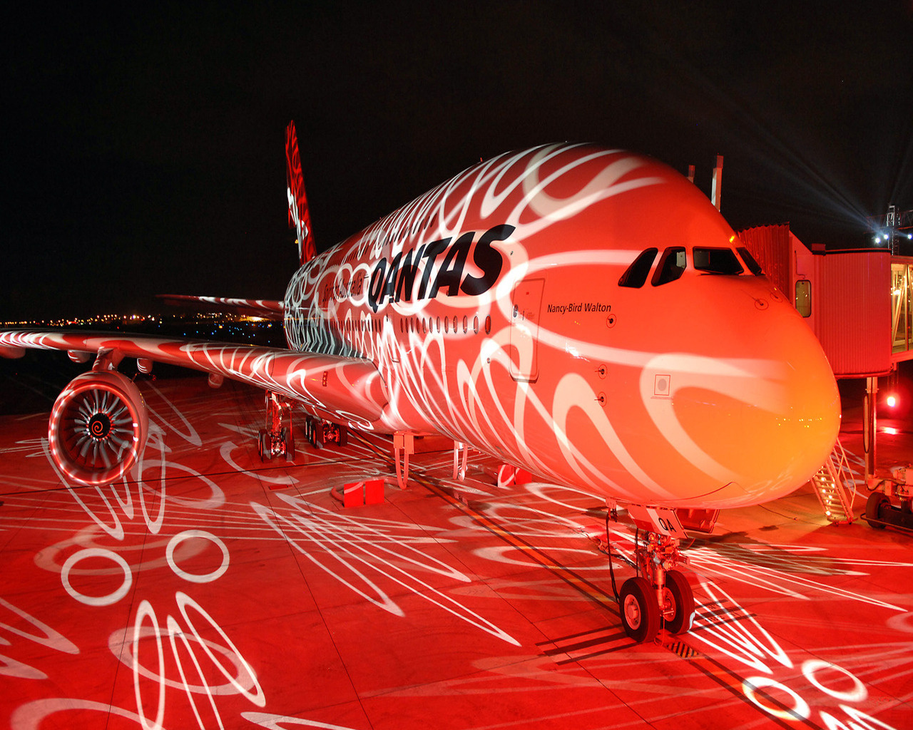 Aircraft, Plane, Airbus, A380, Airbus A380, Qantas - Plane Wallpaper Qantas , HD Wallpaper & Backgrounds