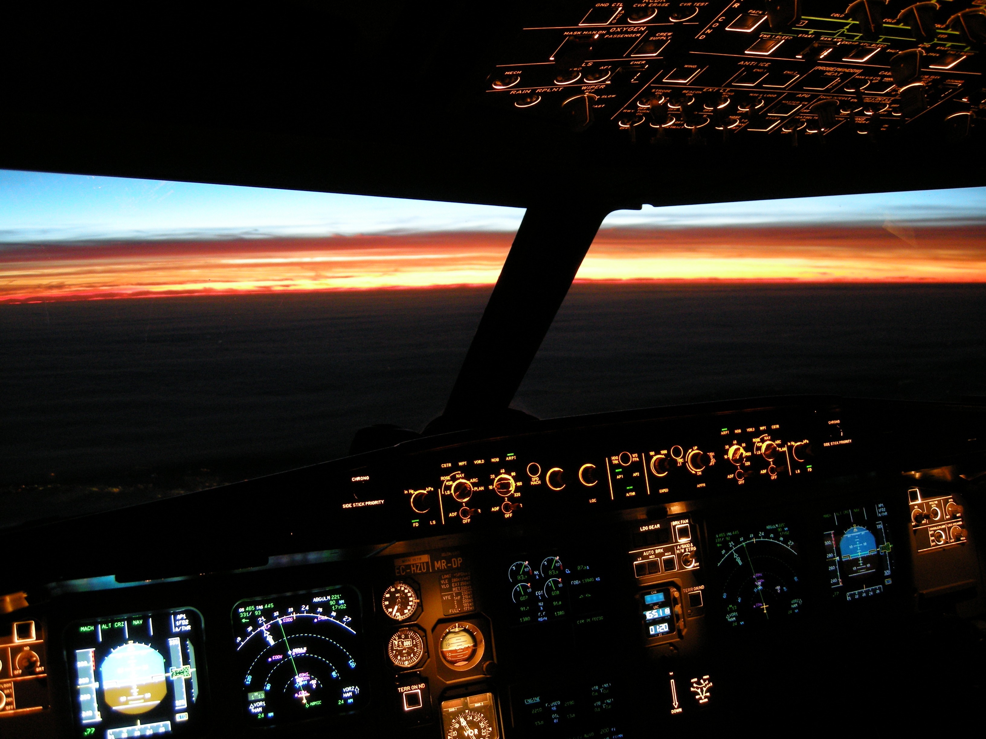Airbus Aircraft Cockpit Illuminated Sunset Wallpaper - Hd Cockpit , HD Wallpaper & Backgrounds