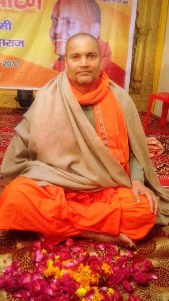 Shri Bhagirath Baba At The Maharshi Mehi Ashram, Kuppaghat, - Sitting , HD Wallpaper & Backgrounds
