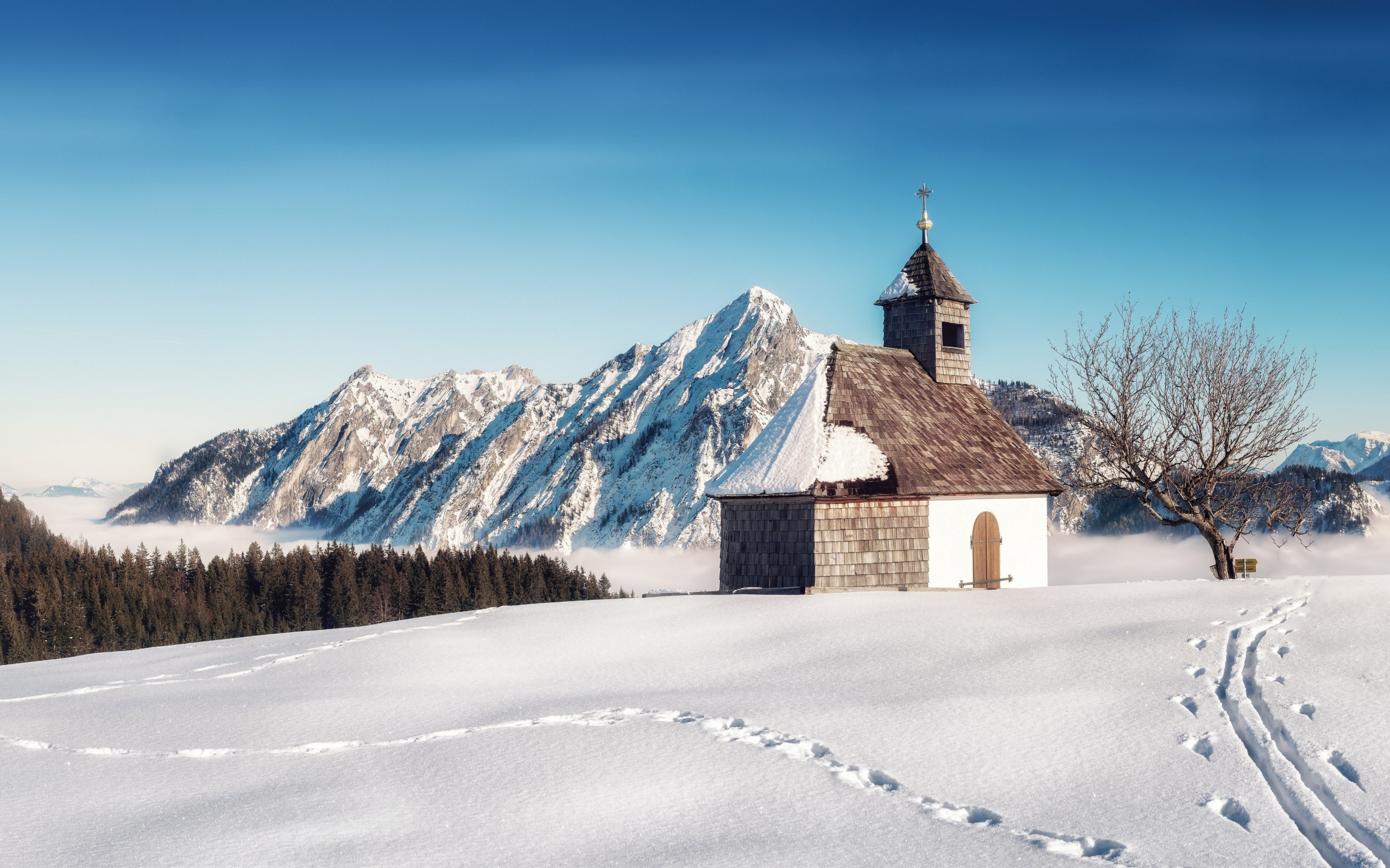 Alpine Winter Landscape From Strobl, Austria - House On A Snowy Mountain , HD Wallpaper & Backgrounds