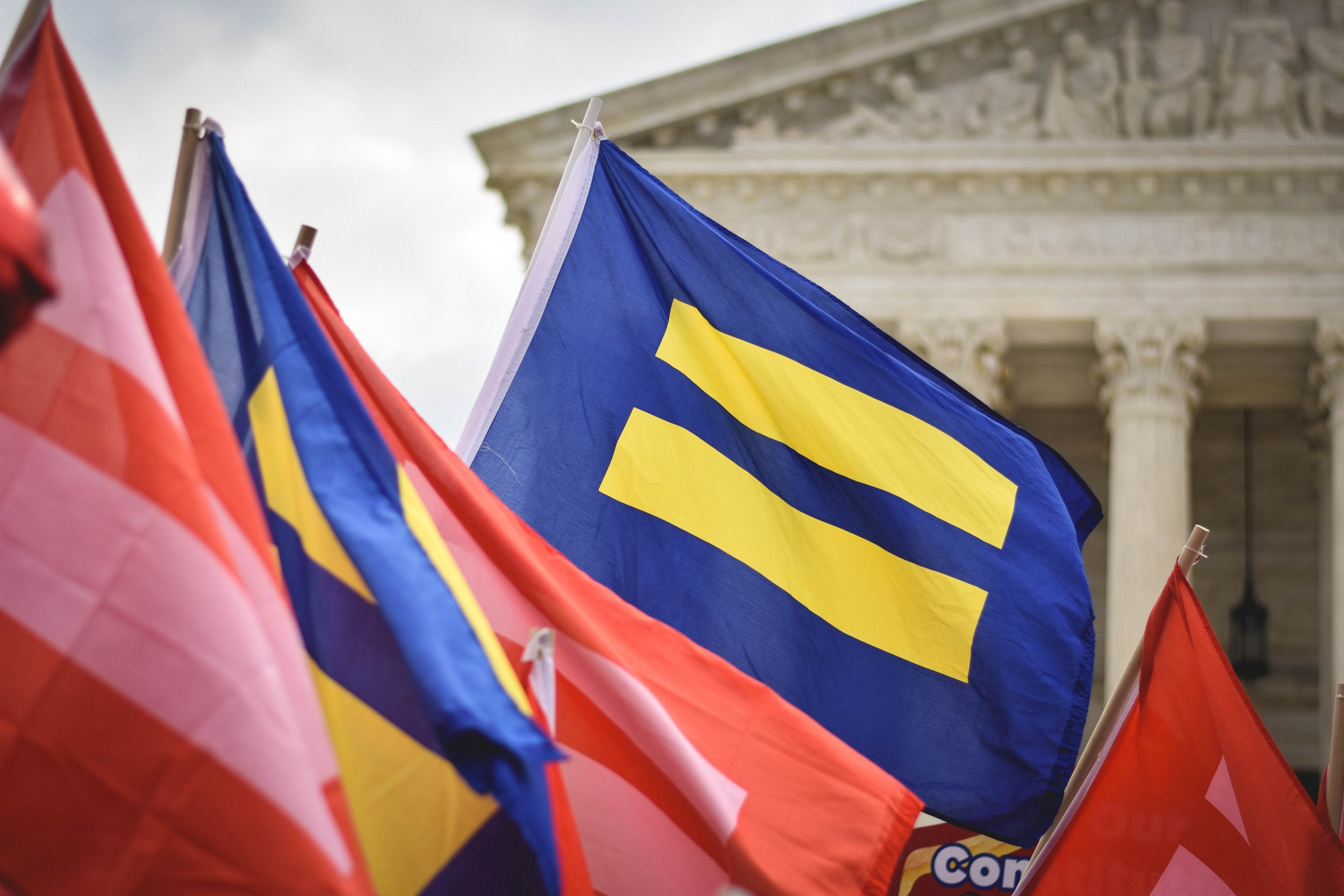 #3840x2560 Lgbt Equality Flag Outside The Supreme Court - Flag , HD Wallpaper & Backgrounds