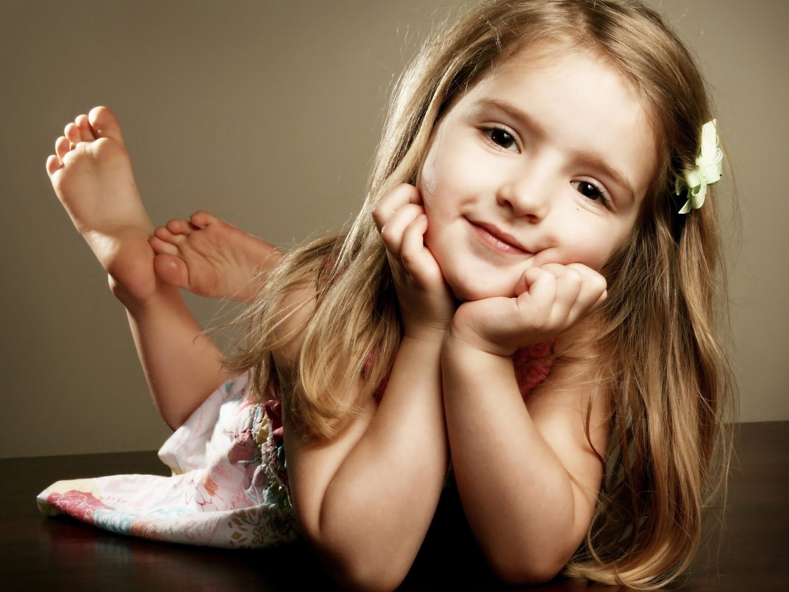Little Girl, Children, Feet, Childhood, Hair, Girls, - الألفاظ النابية عند الاطفال , HD Wallpaper & Backgrounds