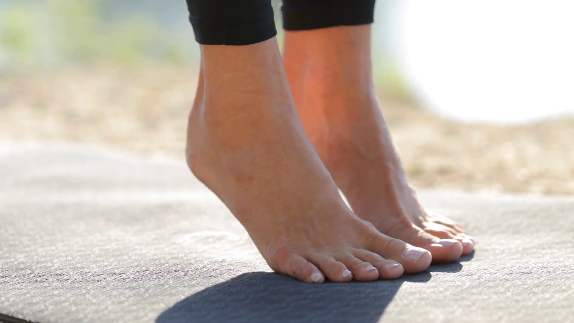 Feet Girl That During The Warm Up Becomes A Close Up - Feet On Tippy Toes , HD Wallpaper & Backgrounds