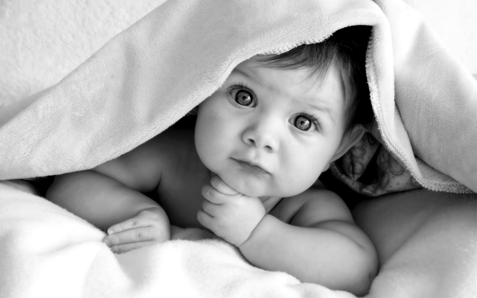 Cute Baby Black And White - White Cute Baby , HD Wallpaper & Backgrounds