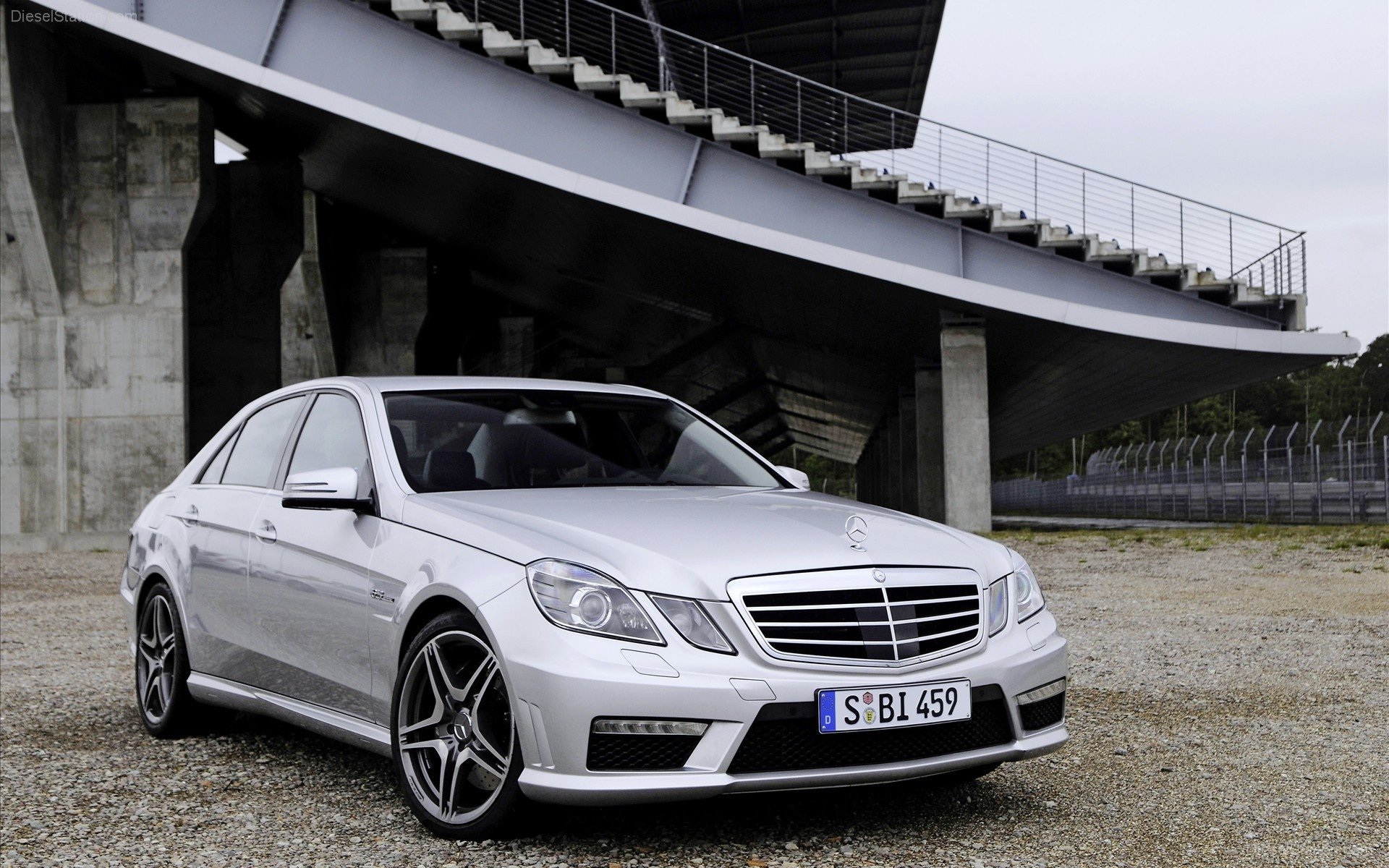 Wallpapers Id - - 6.3 Amg E Class , HD Wallpaper & Backgrounds
