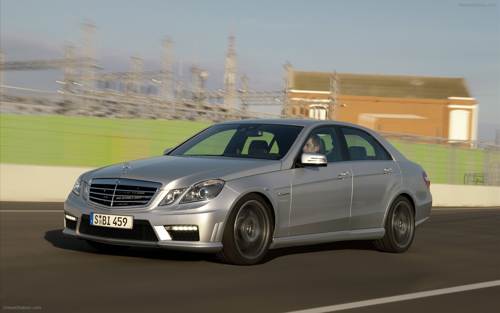 2010 Mercedes Benz E63 Amg - E 63 Amg 2009 , HD Wallpaper & Backgrounds