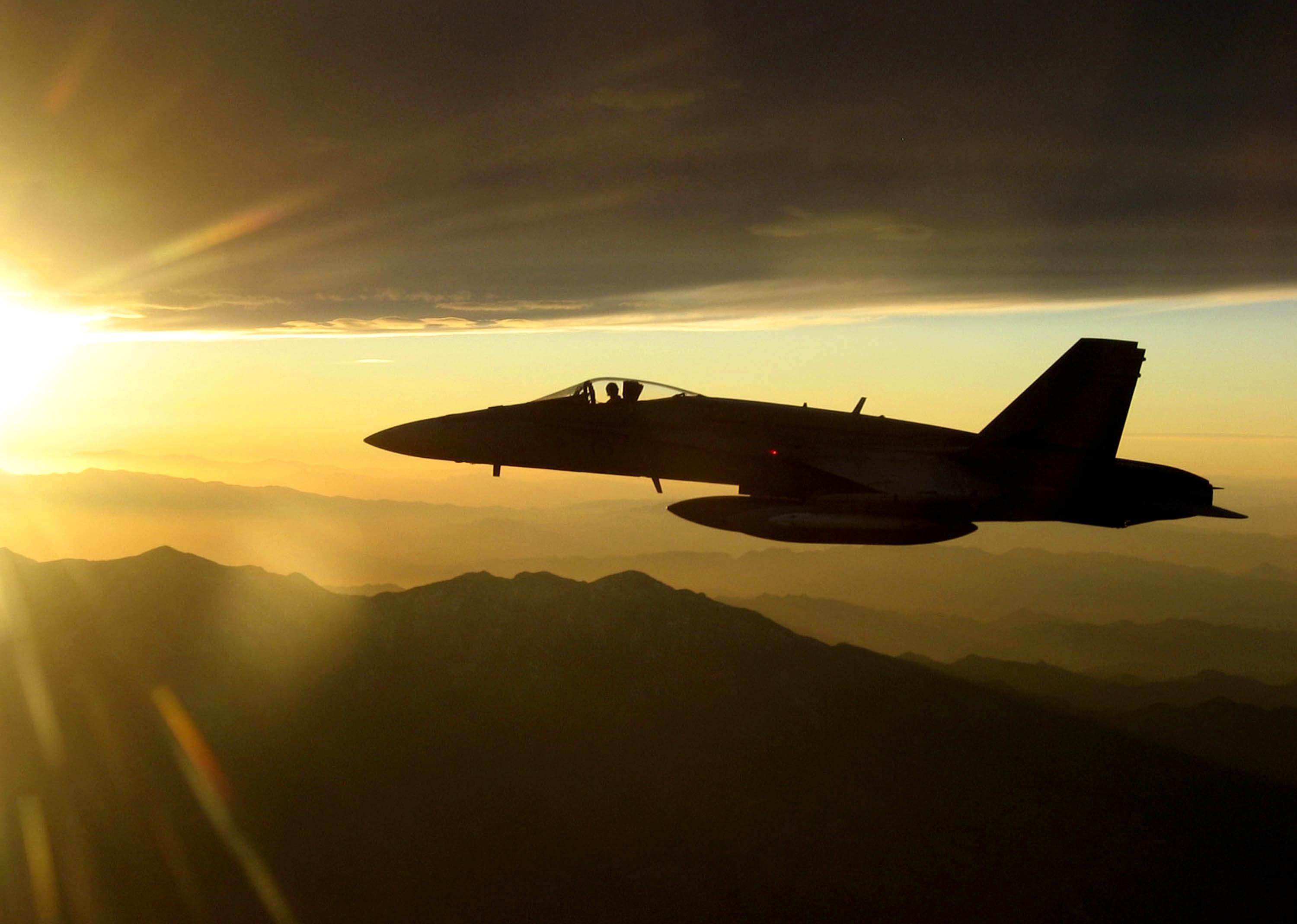 Aircraft Orange F18 Hornet Sun Fighter Jets Skies Wallpaper - F 18 , HD Wallpaper & Backgrounds