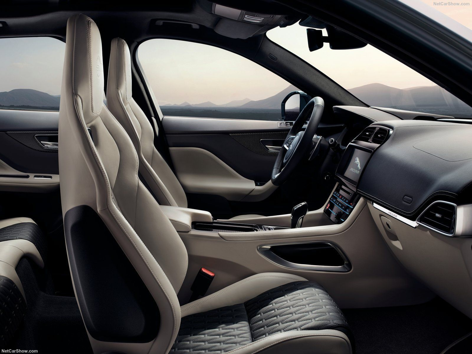 38 Great Jaguar F Pace 2019 Interior Redesign And Concept - 2019 Jaguar F Pace Svr , HD Wallpaper & Backgrounds