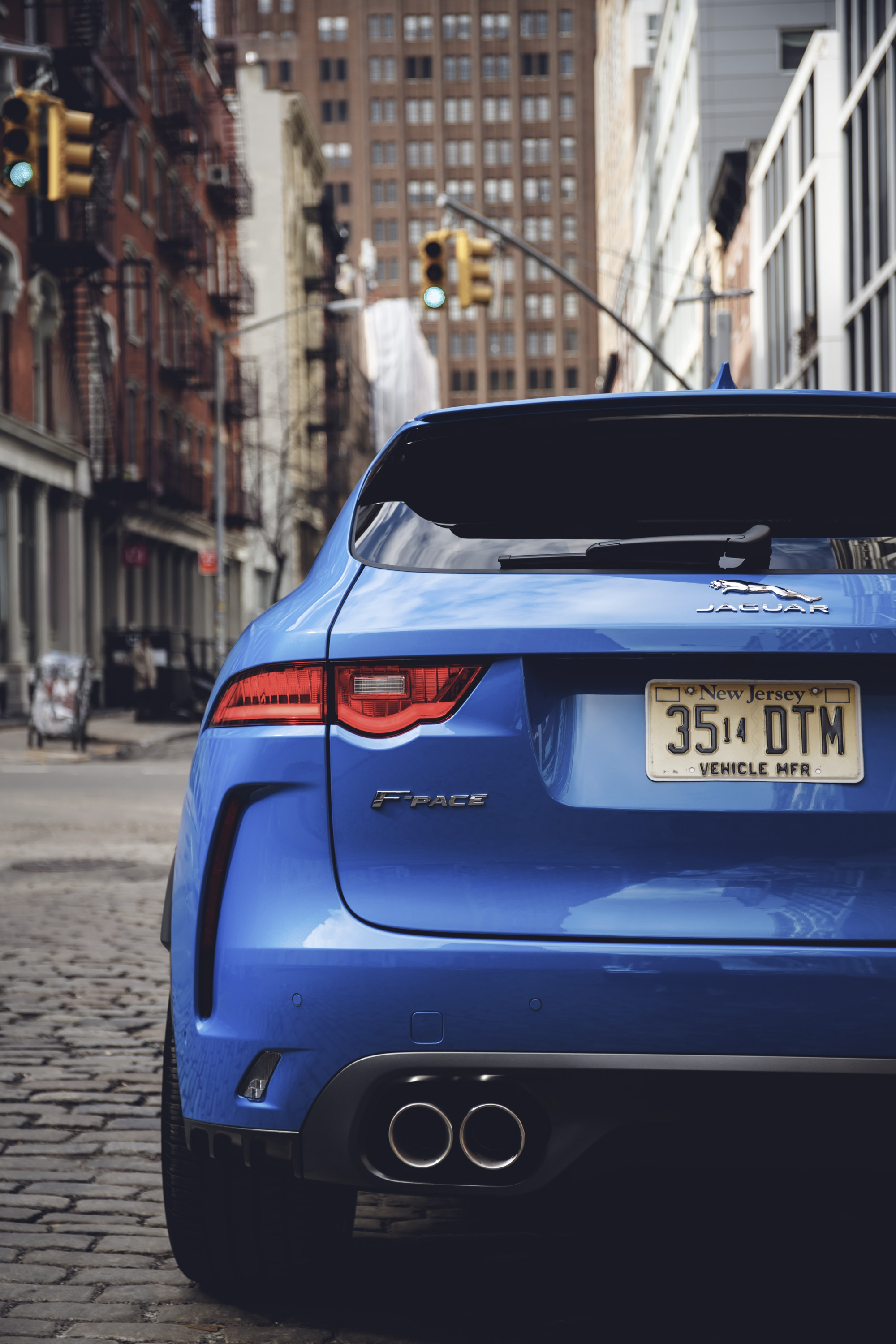 2019 Jaguar F-pace Svr Rear Wallpaper - New 2019 Jaguar F Pace Svr , HD Wallpaper & Backgrounds