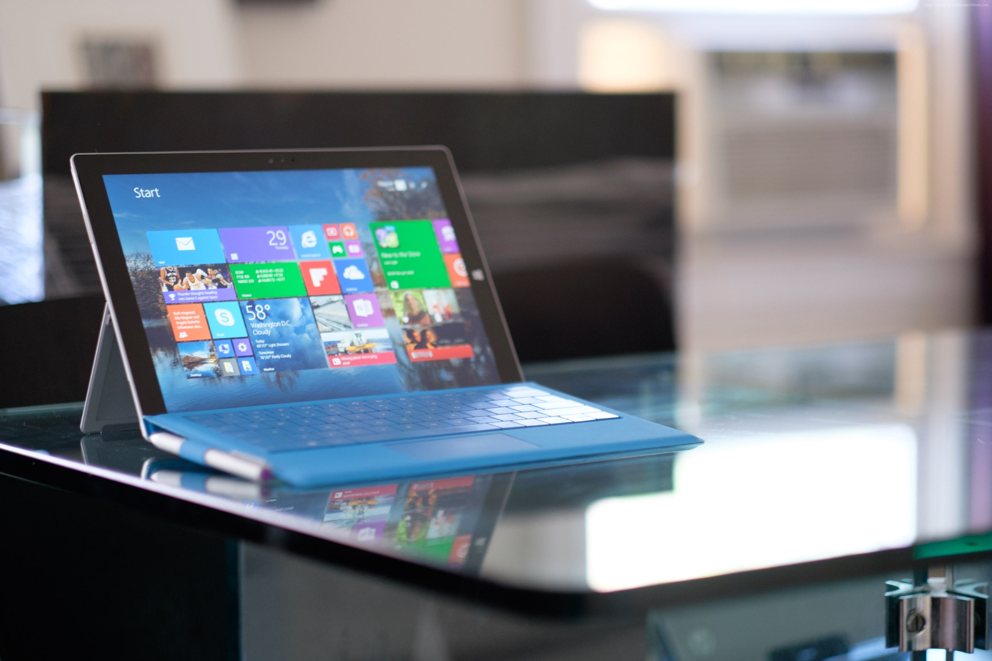 Black Windows Tablet Turned On Hd Wallpaper - Microsoft Surface Pro 4 , HD Wallpaper & Backgrounds
