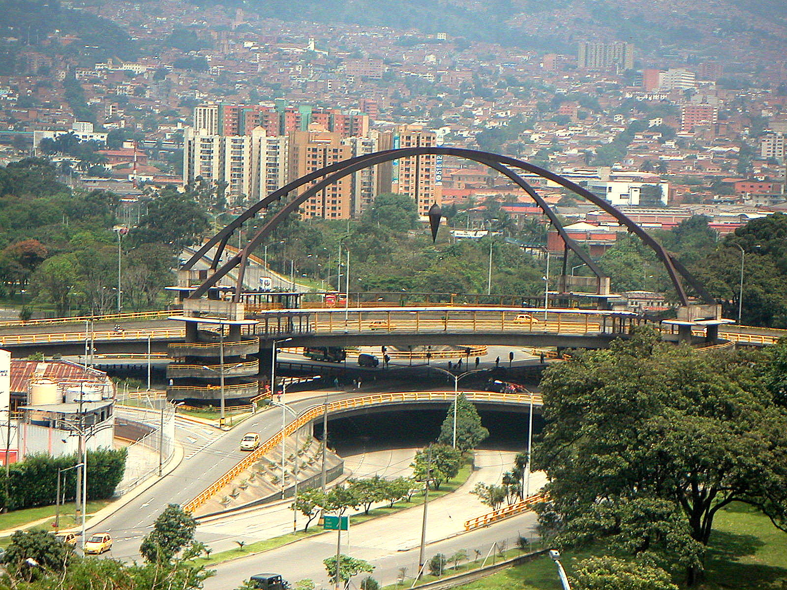 Punto Cero De Medellín - Medellin Bridges , HD Wallpaper & Backgrounds