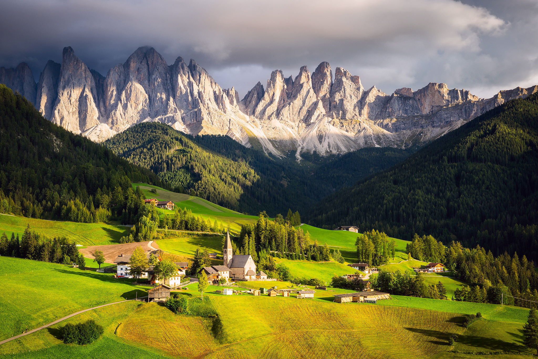 Dolomites Wallpaper - Funes Valley , HD Wallpaper & Backgrounds