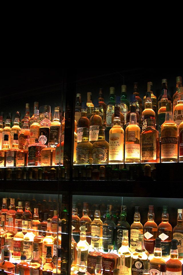 Alcohol Bottles お 酒 壁紙 Iphone 1641969 Hd Wallpaper