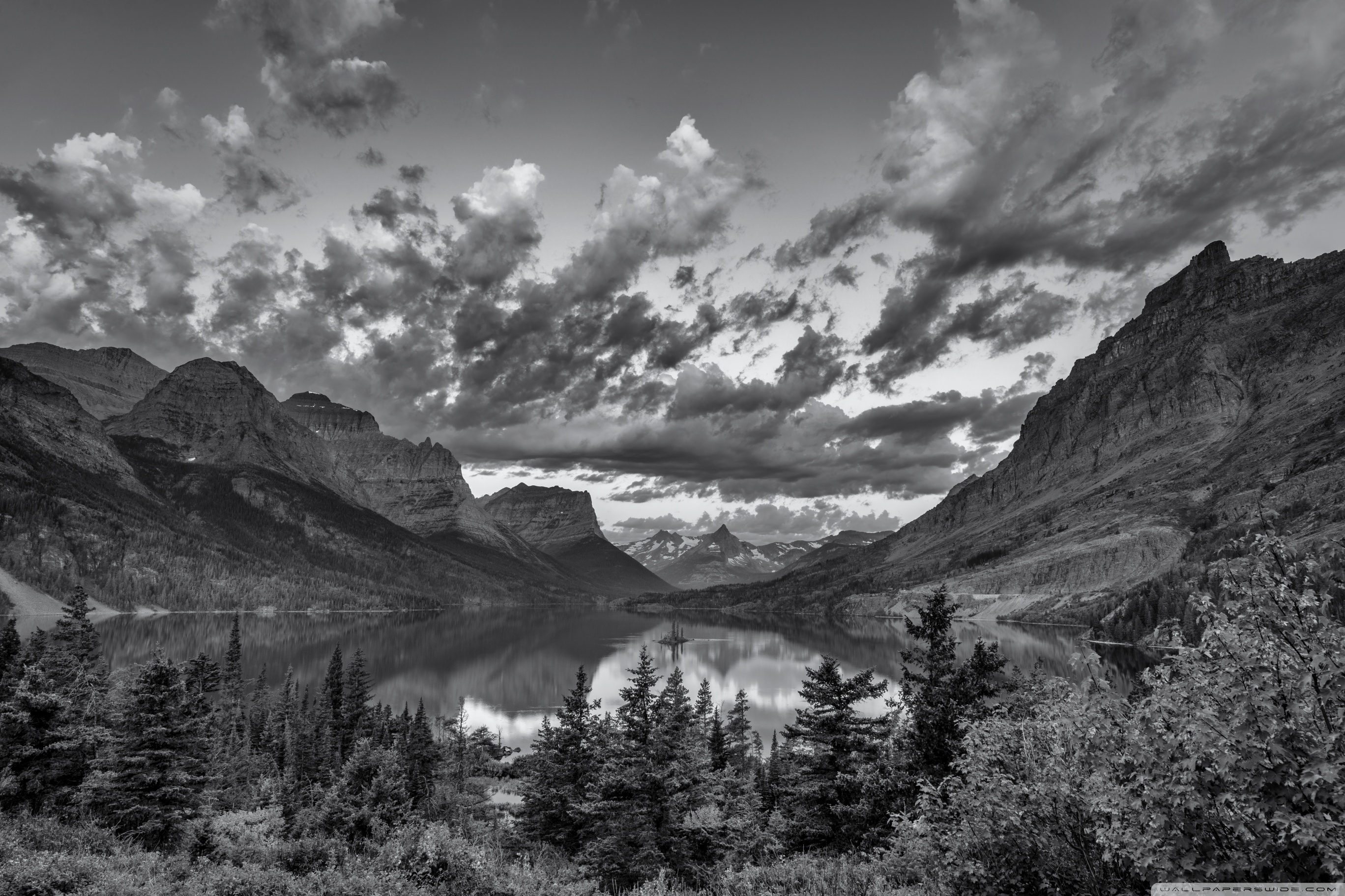 2736 X 1824 Black And White Picture For Wallpaper - Glacier National Park, St. Mary's Lake , HD Wallpaper & Backgrounds