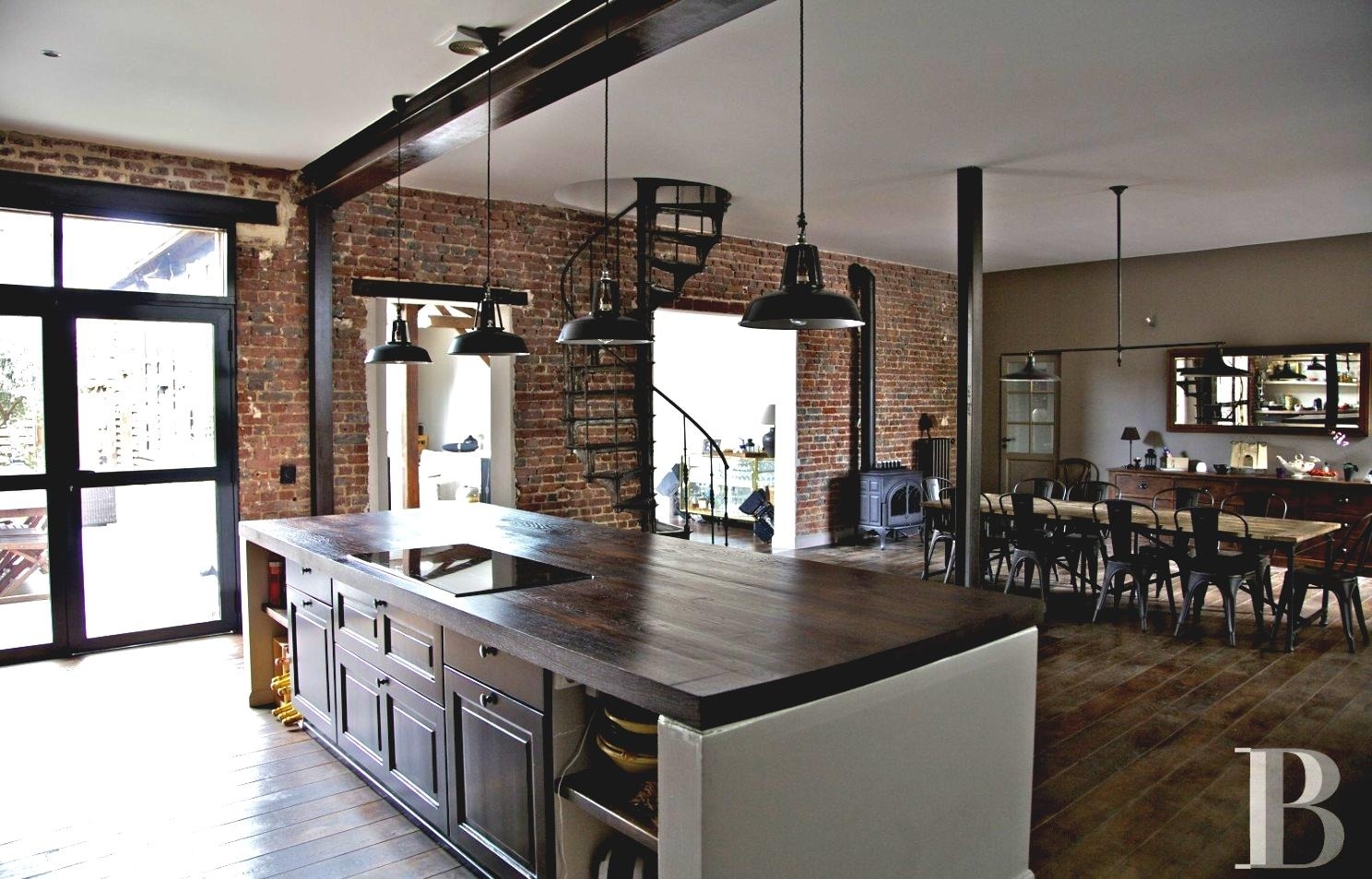 Open Floor Effect Highlight The Splashback Kitchen - Wood And Brick Kitchen , HD Wallpaper & Backgrounds