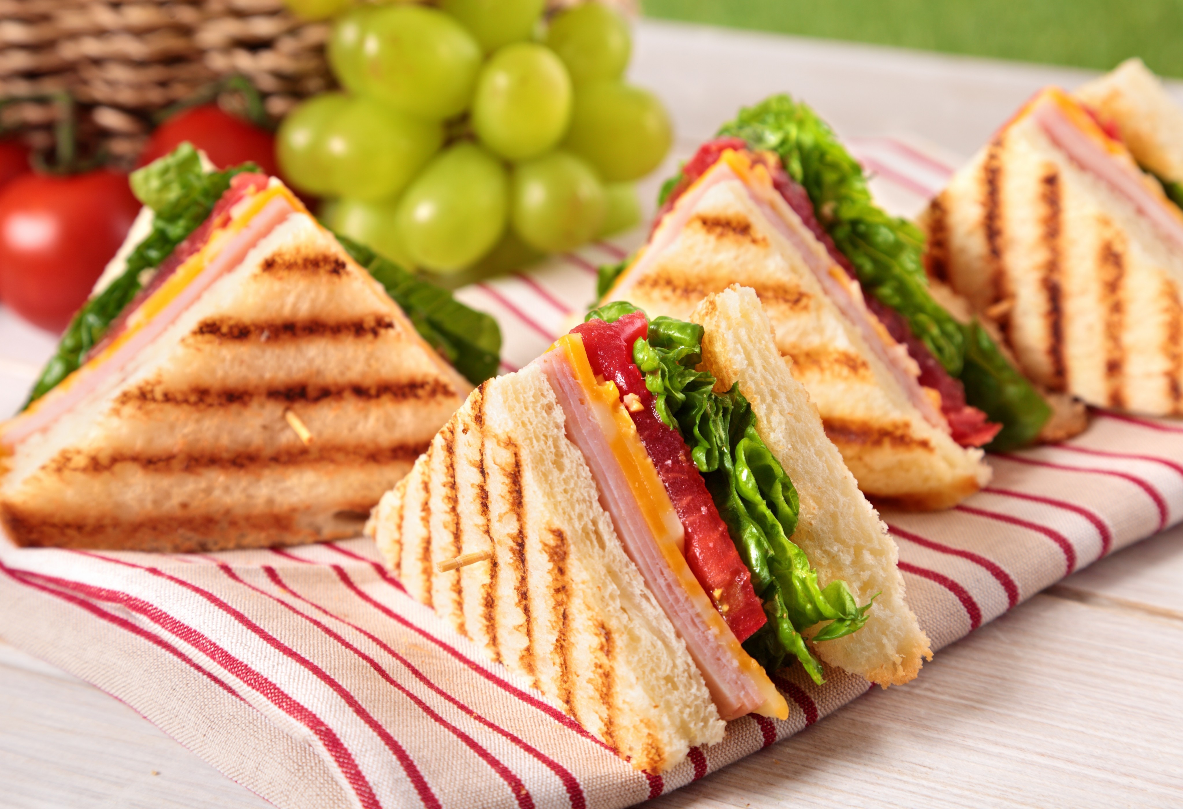 Sandwich, Tomato, Grape, Toast, Fast Food - Indian Sandwich , HD Wallpaper & Backgrounds