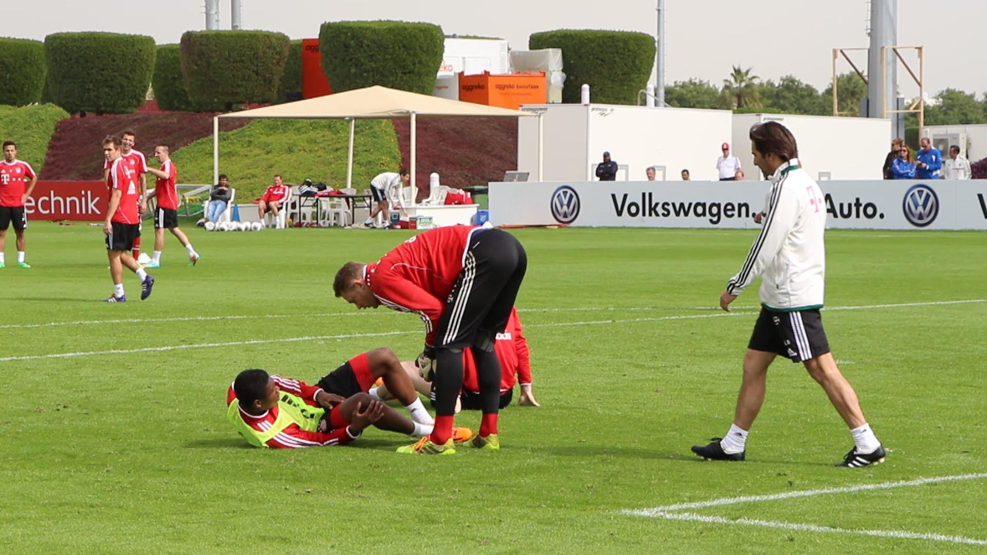 Bayern Munich Defender David Alaba Gets Injured In - Gaelic Football , HD Wallpaper & Backgrounds
