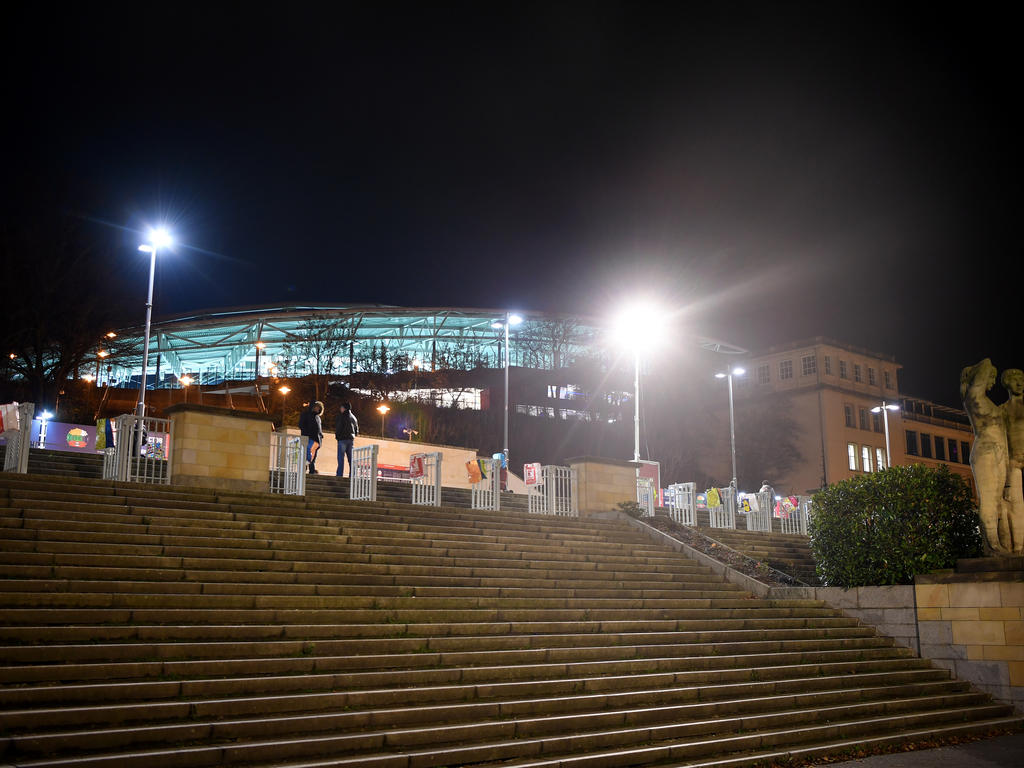 Rb Leipzig Owe Red Bull 82 Million Euros Street Light 1649581 Hd Wallpaper Backgrounds Download