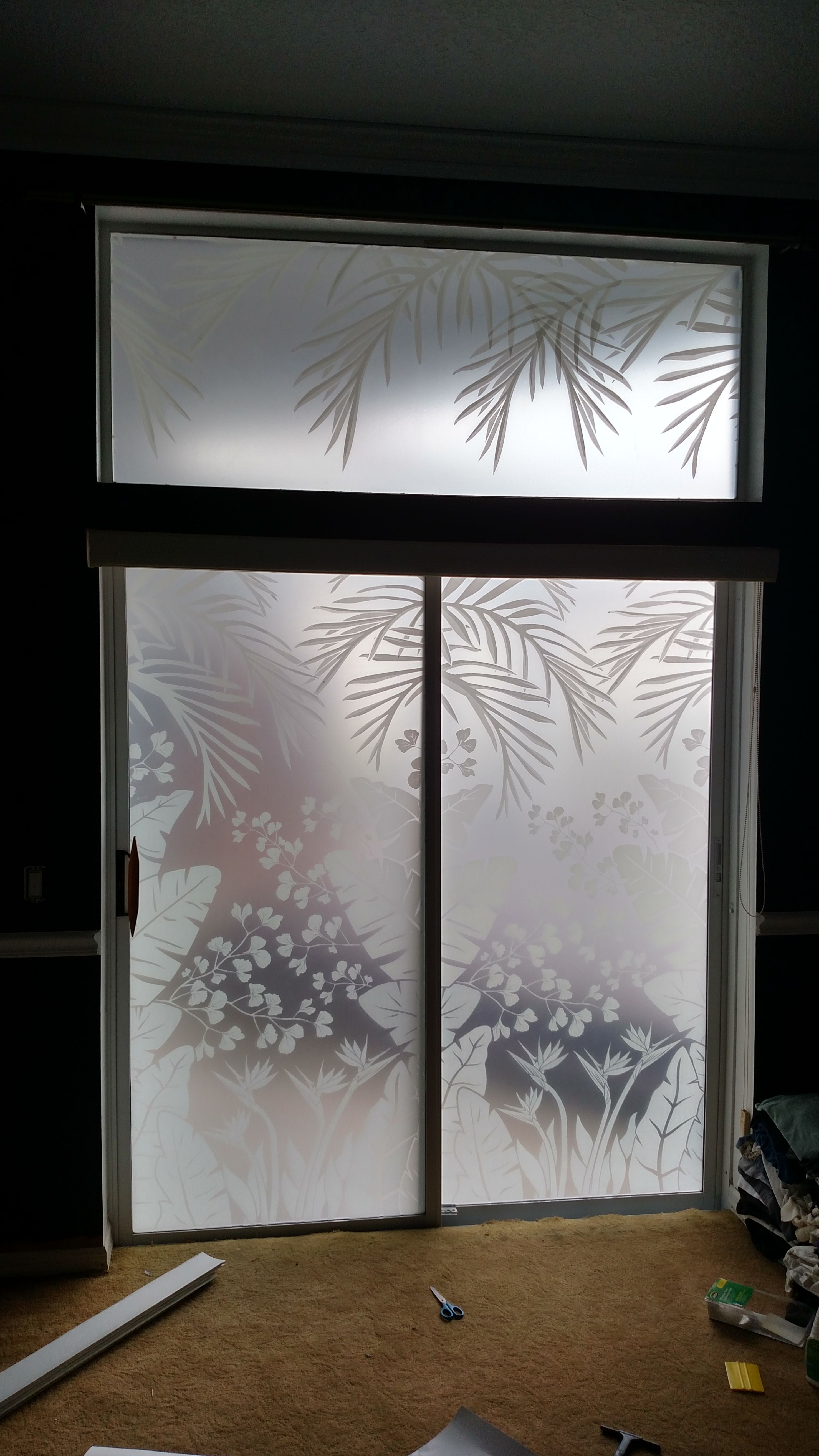 Inside View, Tropical Oasis Privacy Windows Film By - Best Home Fashion Non-adhesive Frosted Privacy Window , HD Wallpaper & Backgrounds
