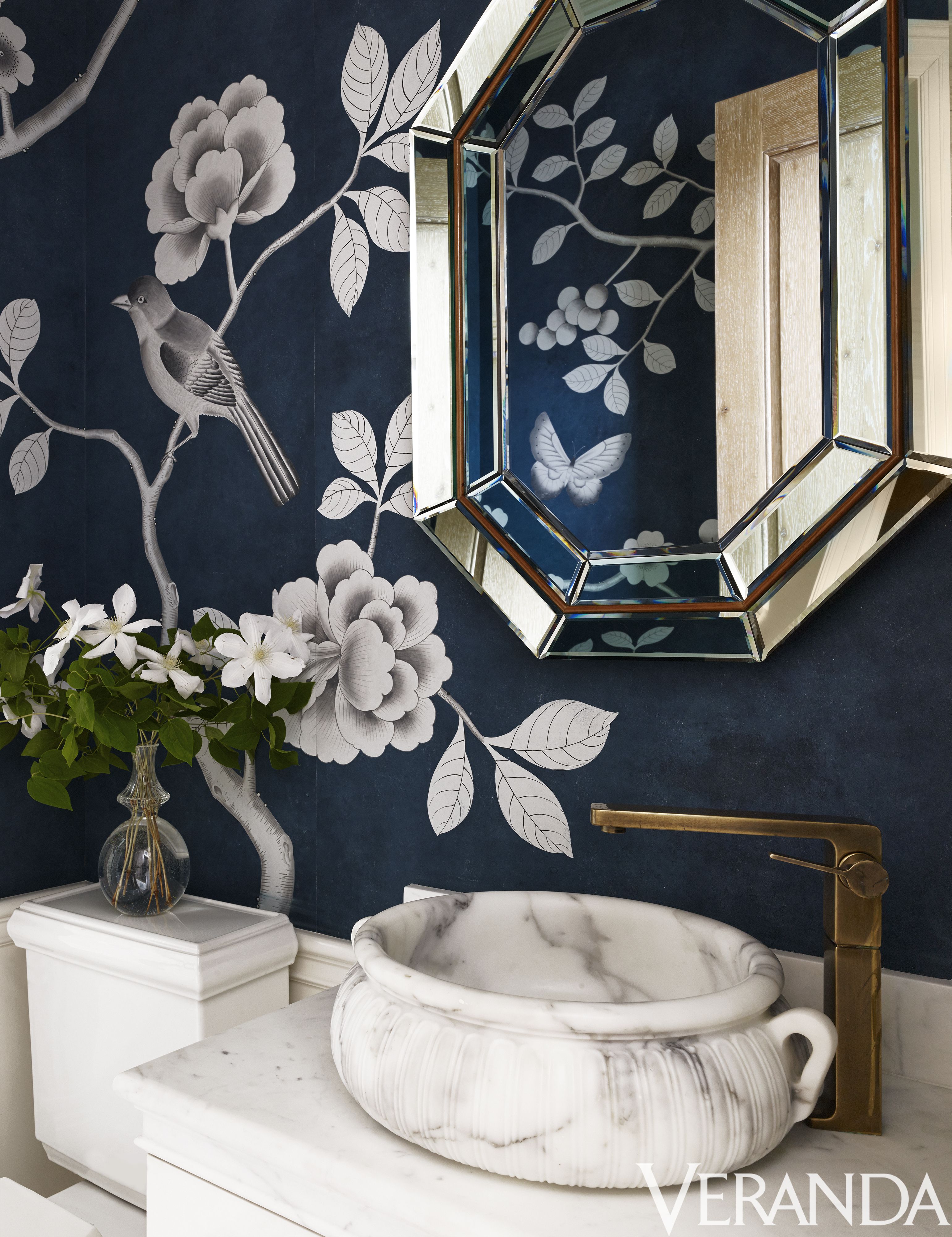 Blue Chinoiserie White Bathroom , HD Wallpaper & Backgrounds