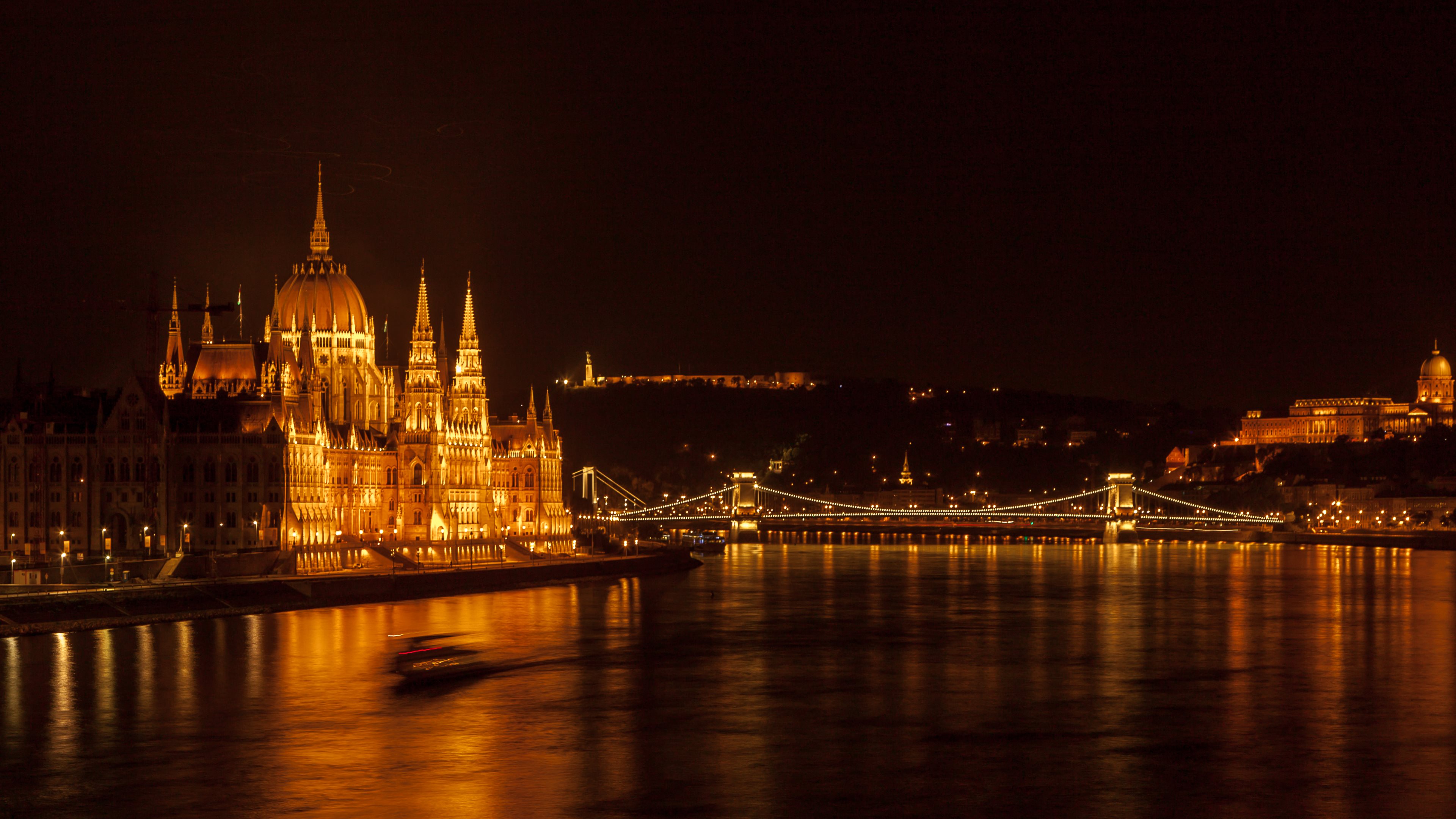 Buda Castle Wallpaper Hd - Budapest Parliament By Night , HD Wallpaper & Backgrounds