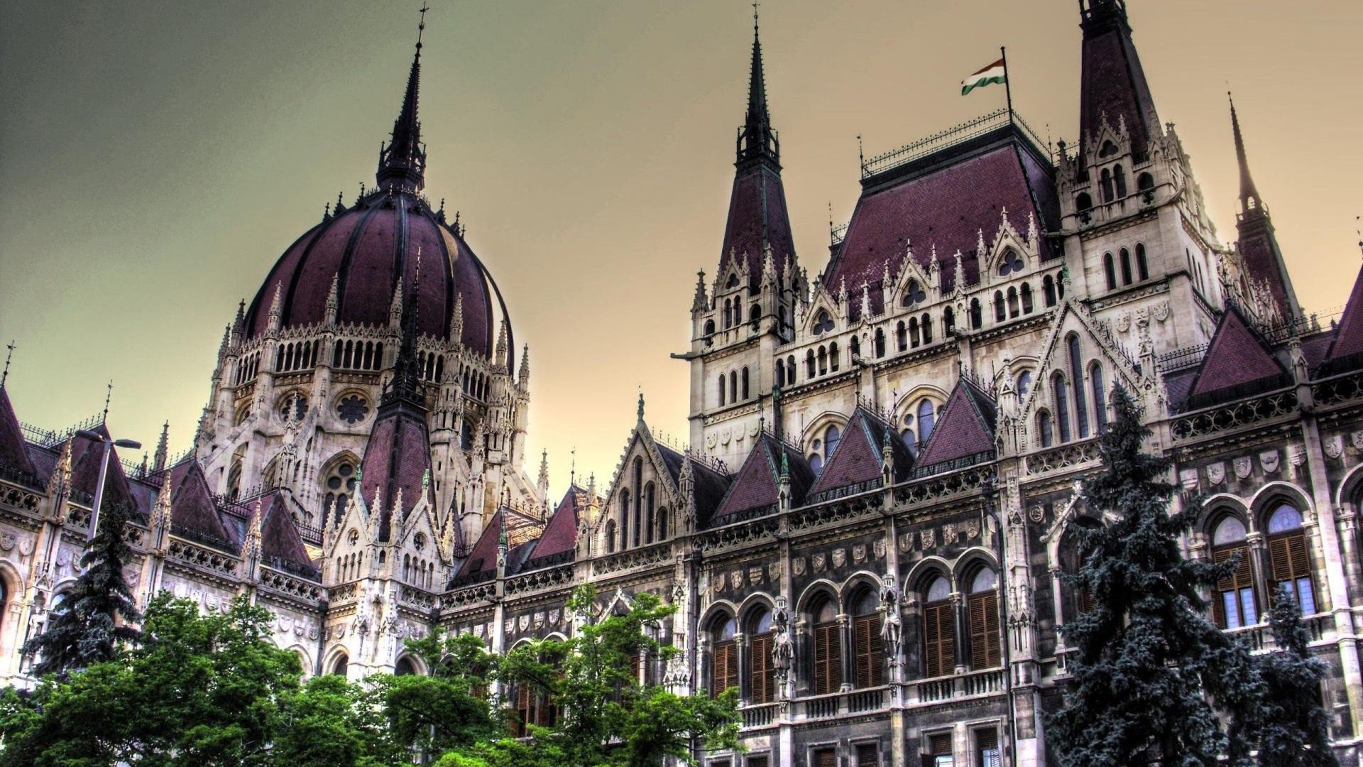 Buda Castle Hd Wallpaper - Hungarian Parliament Building , HD Wallpaper & Backgrounds