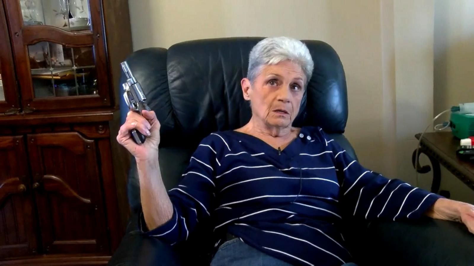 Sections - Grandma With A Pistol , HD Wallpaper & Backgrounds