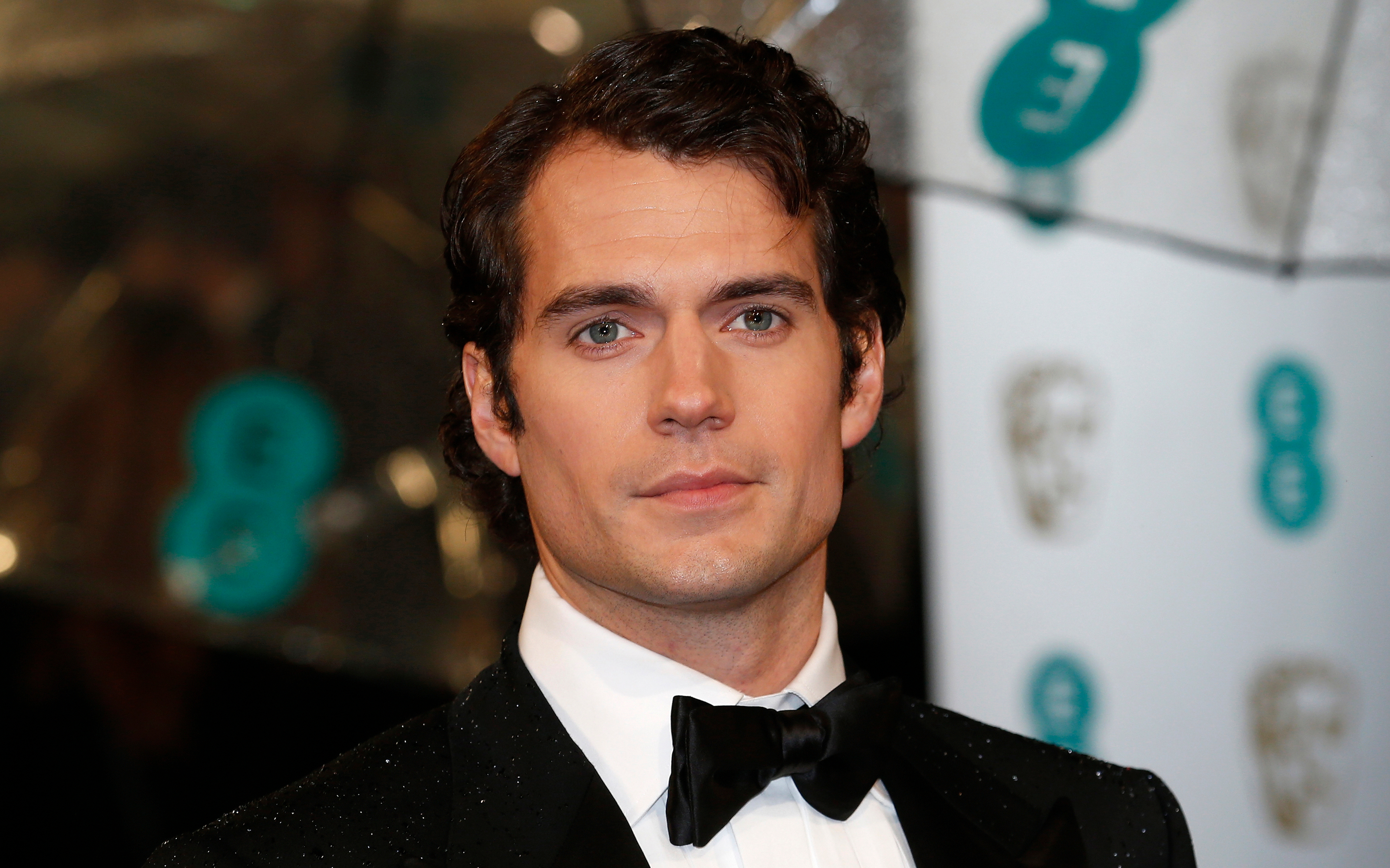 Henry Cavill Hd Wallpaper - Henry Cavill , HD Wallpaper & Backgrounds