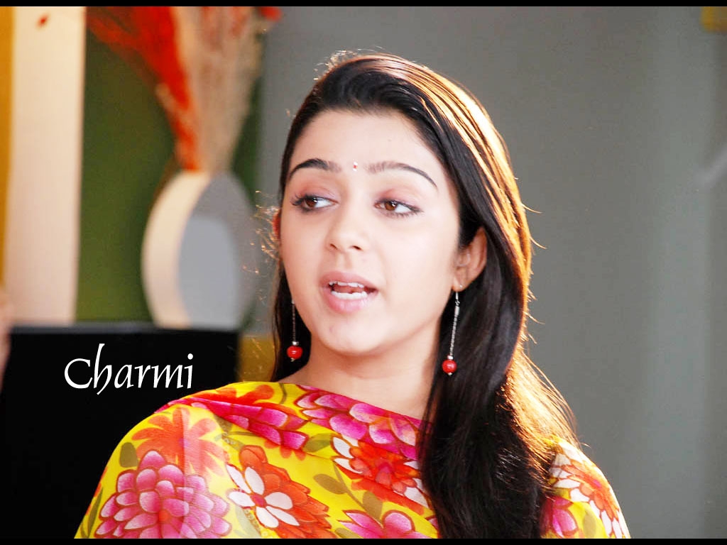 Charmy Kaur - Charmi , HD Wallpaper & Backgrounds
