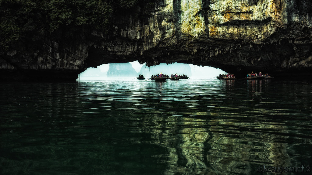 Halong Bay Cave - Sea Cave , HD Wallpaper & Backgrounds