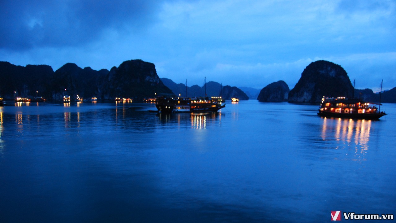 Hình Nền Vịnh Hạ Long Full Hd - Ha Long Bay Vietnam Night , HD Wallpaper & Backgrounds