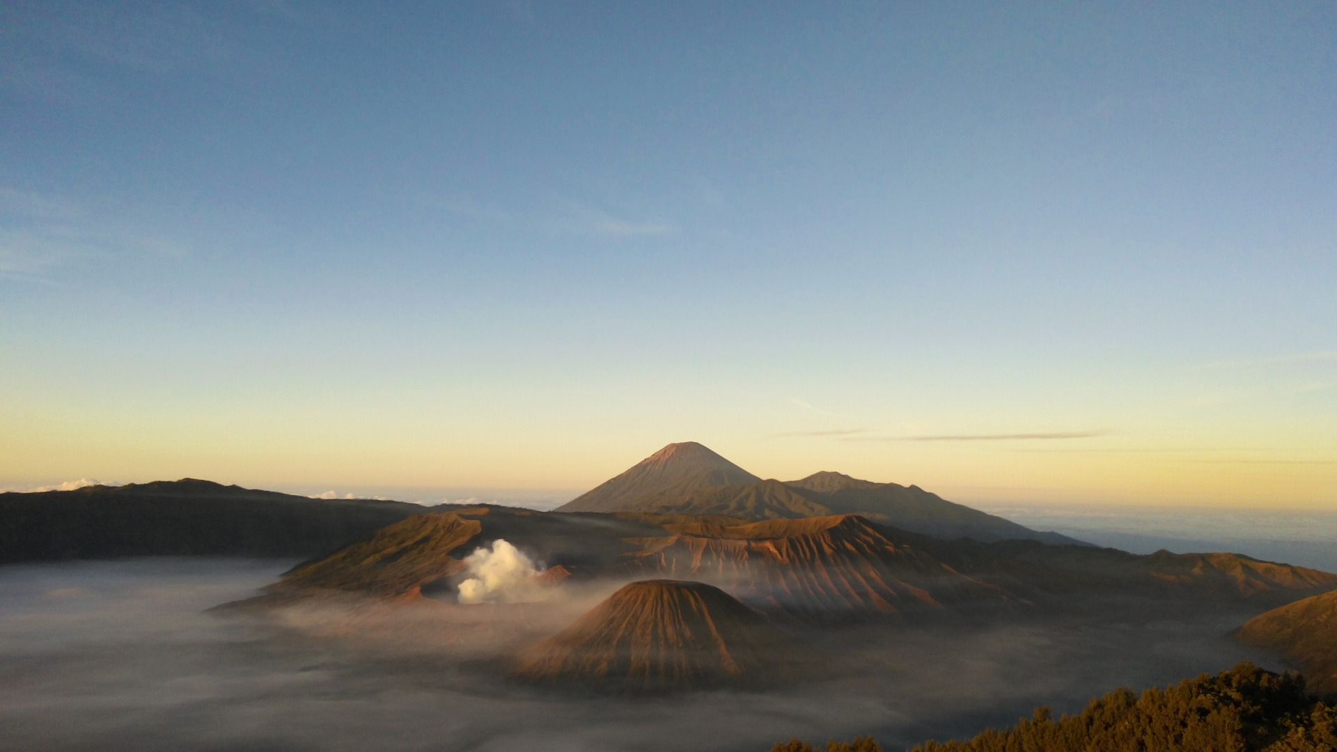Wallpaper Aerial View, Mount Bromo, Volcano, Mountains - Shield Volcano , HD Wallpaper & Backgrounds
