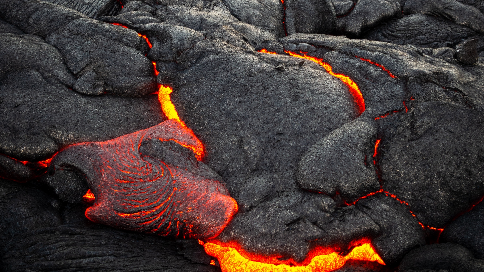 Wallpaper Volcano, Lava, Surface, Fiery, Bumps - Лава Обои , HD Wallpaper & Backgrounds