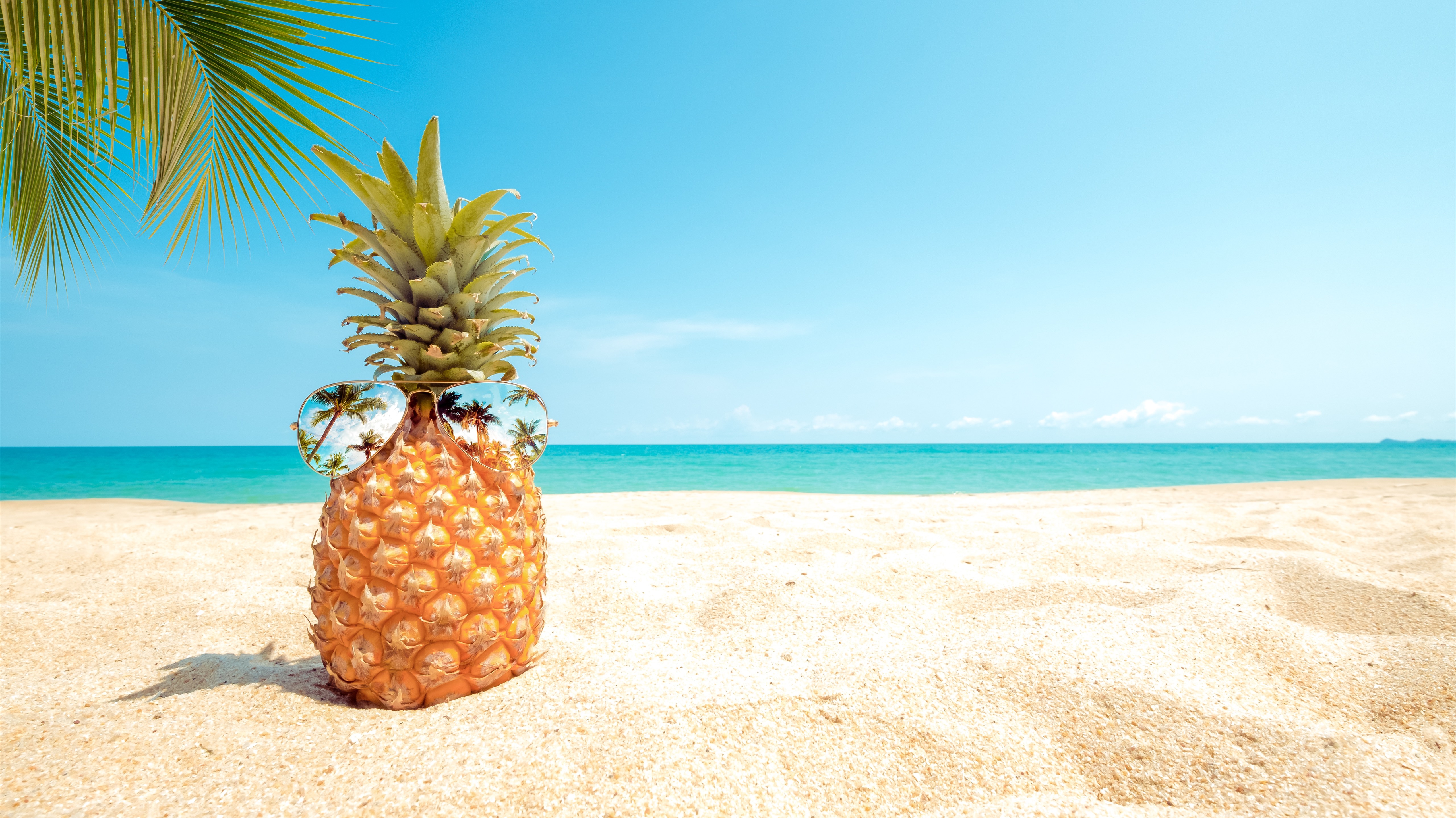 Download This Wallpaper - Pineapple On A Beach , HD Wallpaper & Backgrounds