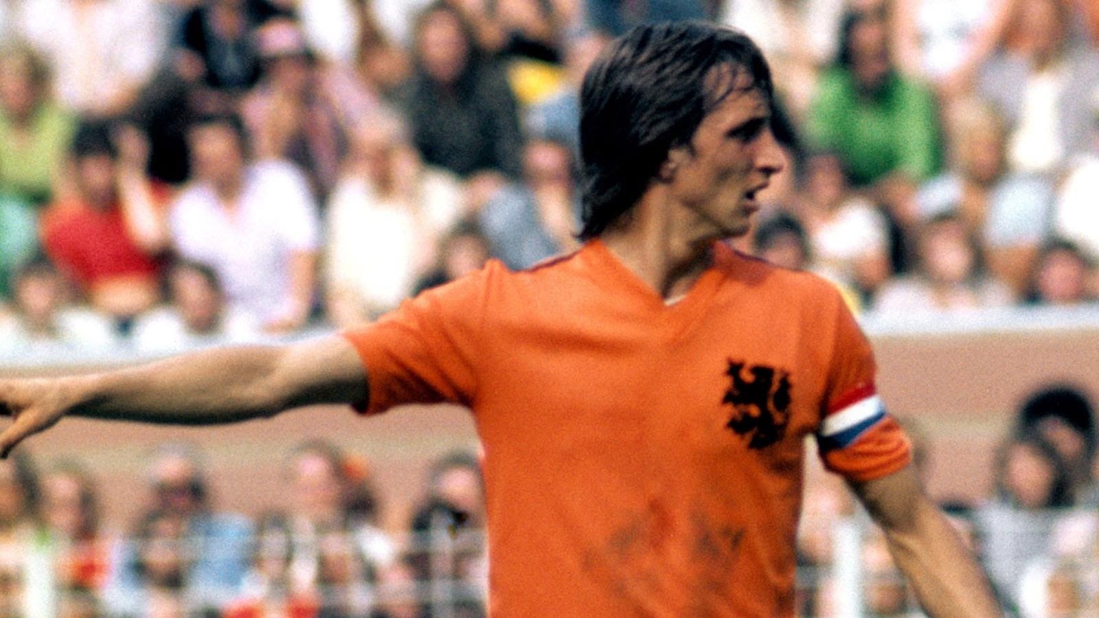 Johan Cruyff, High Resolution Johan Cruyff Photos, - Johan Cruyff , HD Wallpaper & Backgrounds