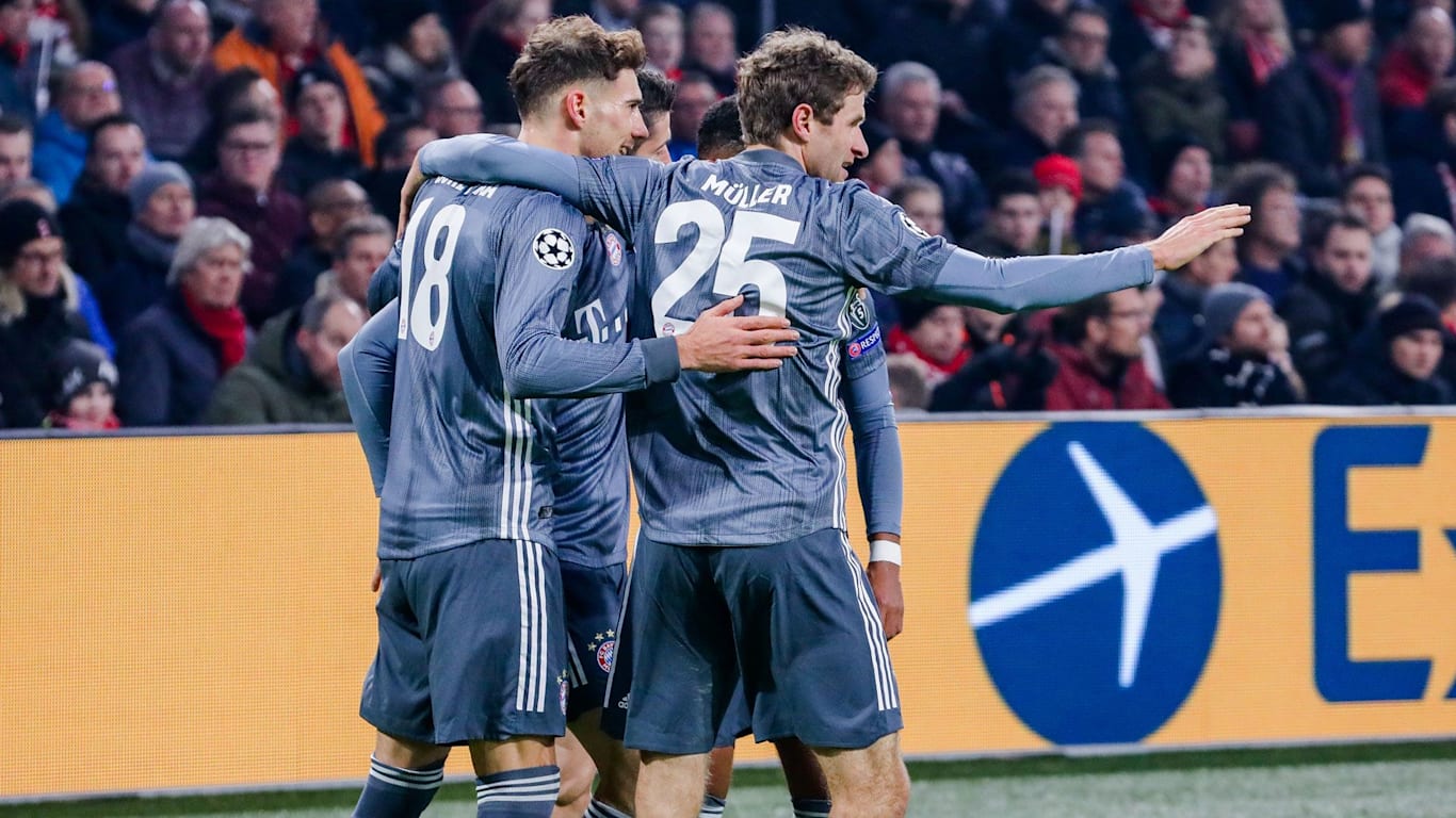The Best Images From Bayern's Trip To Face Ajax On - Huddle , HD Wallpaper & Backgrounds