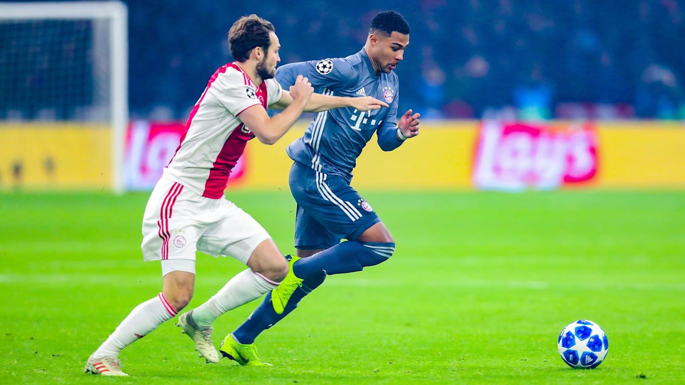 The Best Images From Bayern's Trip To Face Ajax On - Kick American Football , HD Wallpaper & Backgrounds