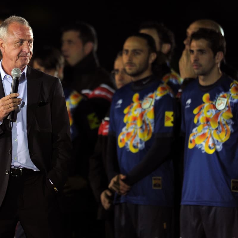 Johan Cruyff Turns - Johan Cruyff Manager Barcelona , HD Wallpaper & Backgrounds