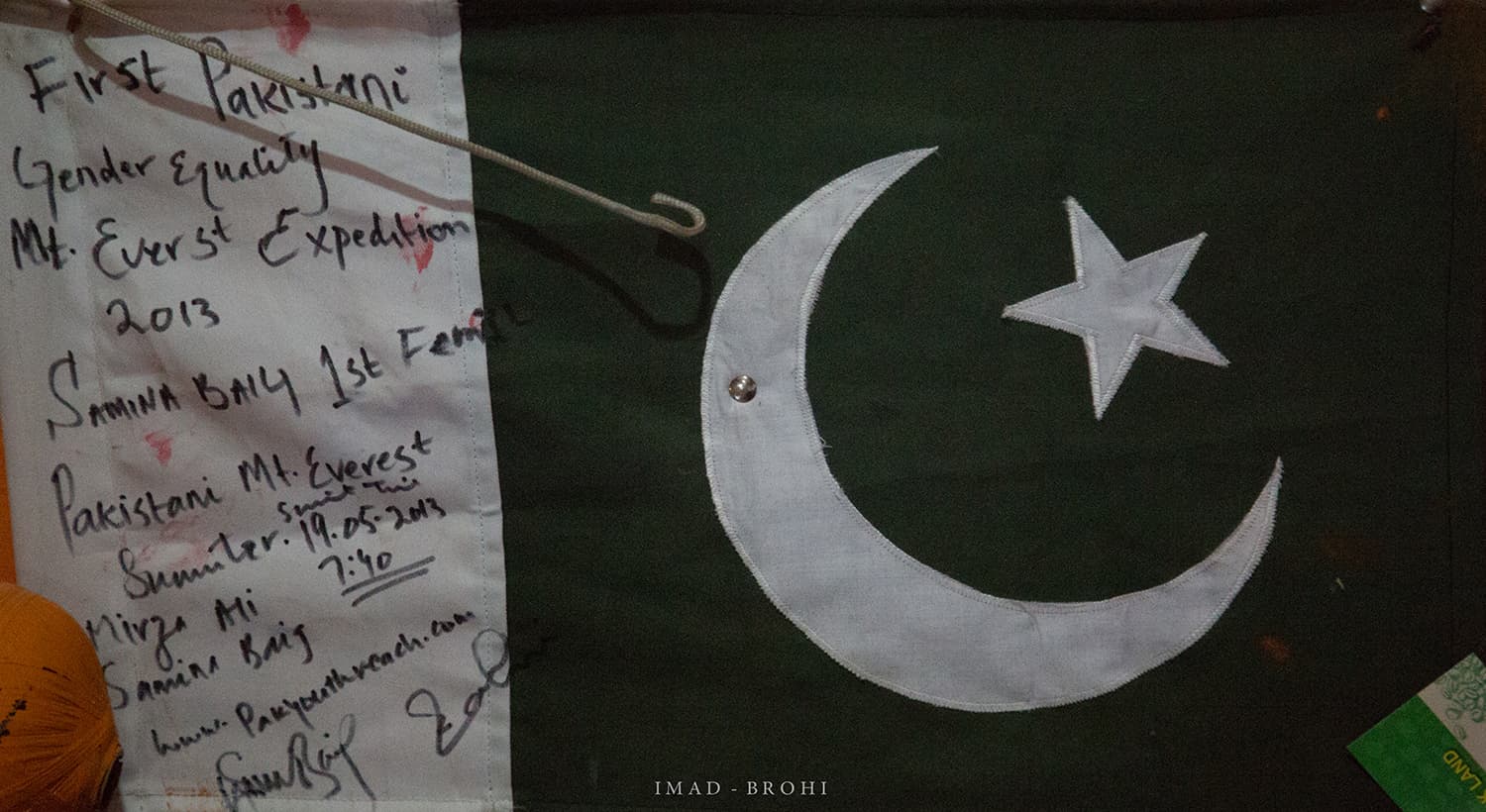 Pakistani Flag At The Lodge In Gorakshep, Signed By - Turkey Soccer , HD Wallpaper & Backgrounds