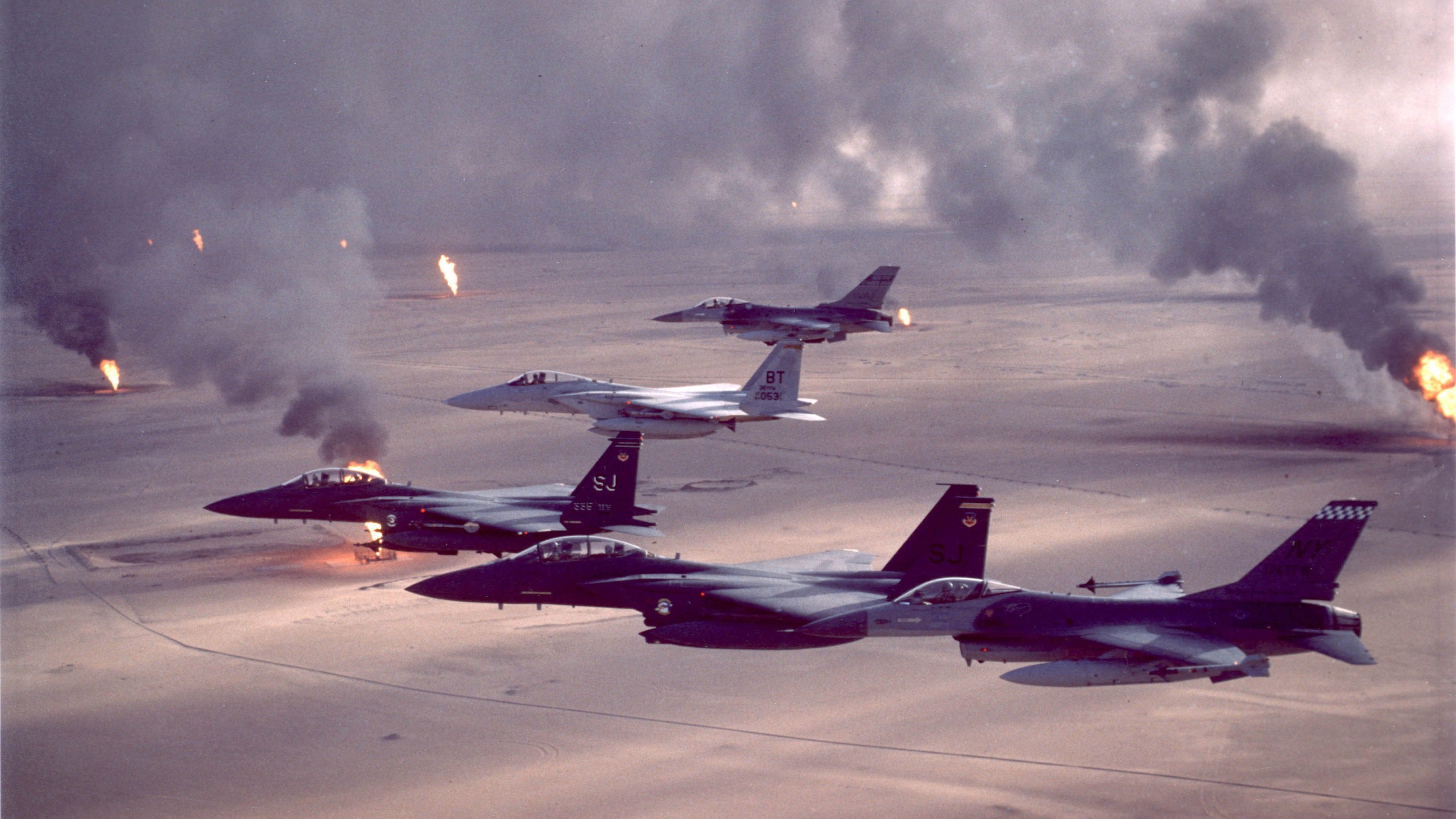 Operation Desert Storm, Kuwait, Gulf War, Us Air Force, - Schloss Burg , HD Wallpaper & Backgrounds