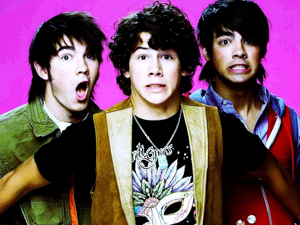 Jonas Brothers Wallpaper - Jonas Brothers 2009 , HD Wallpaper & Backgrounds